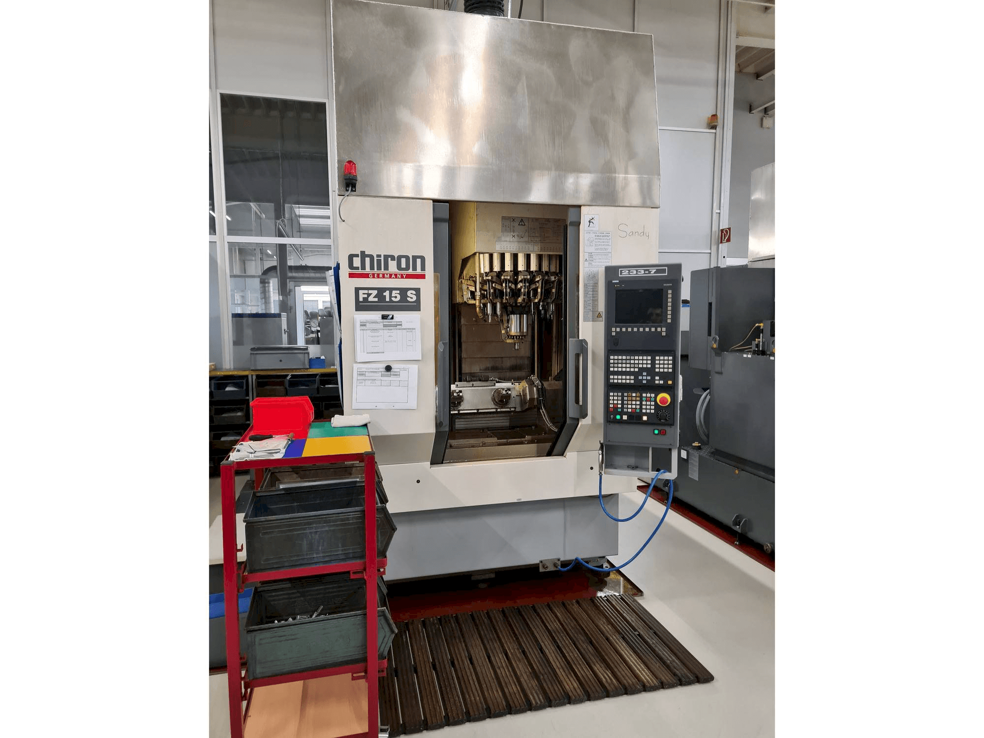 Mašīnas CHIRON FZ 15 S pretskats