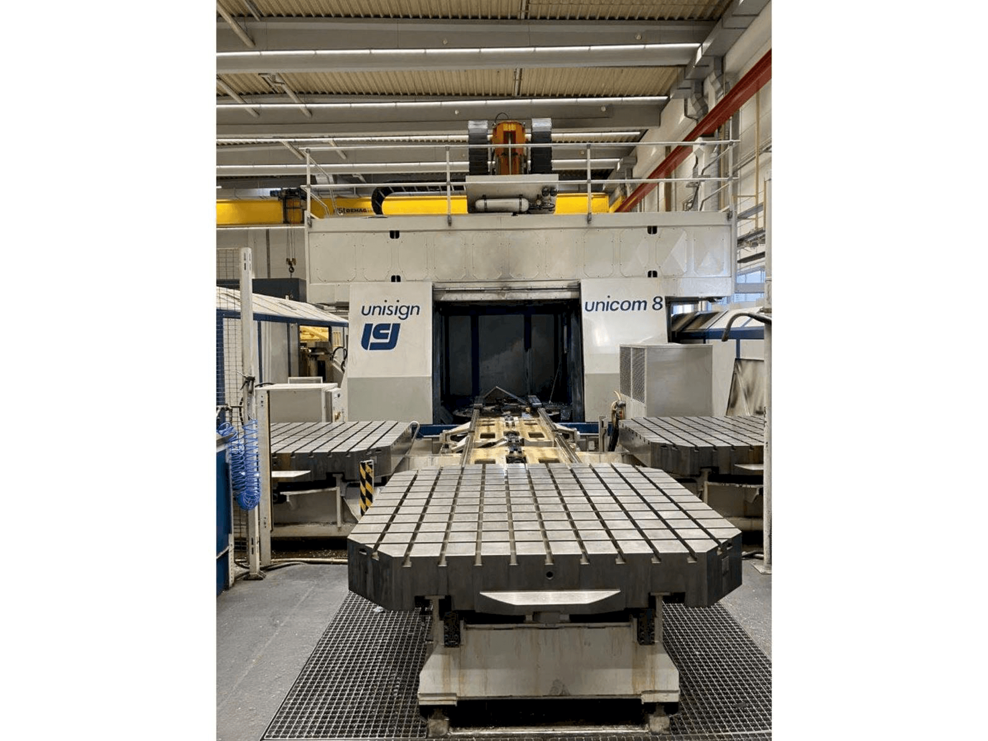 Mašīnas Unisign Unicom 8 pretskats