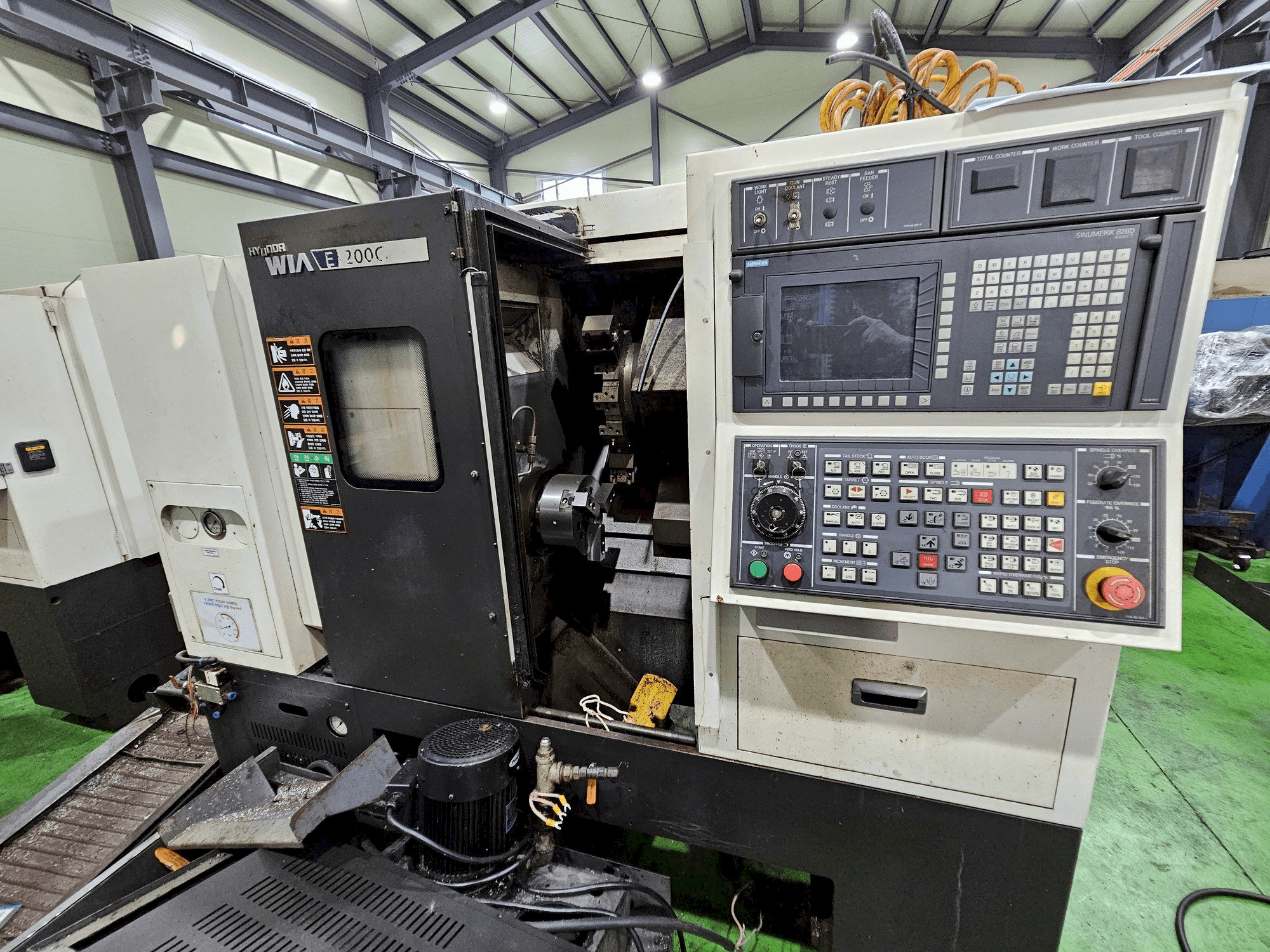 Mašīnas Hyundai Wia E200C pretskats