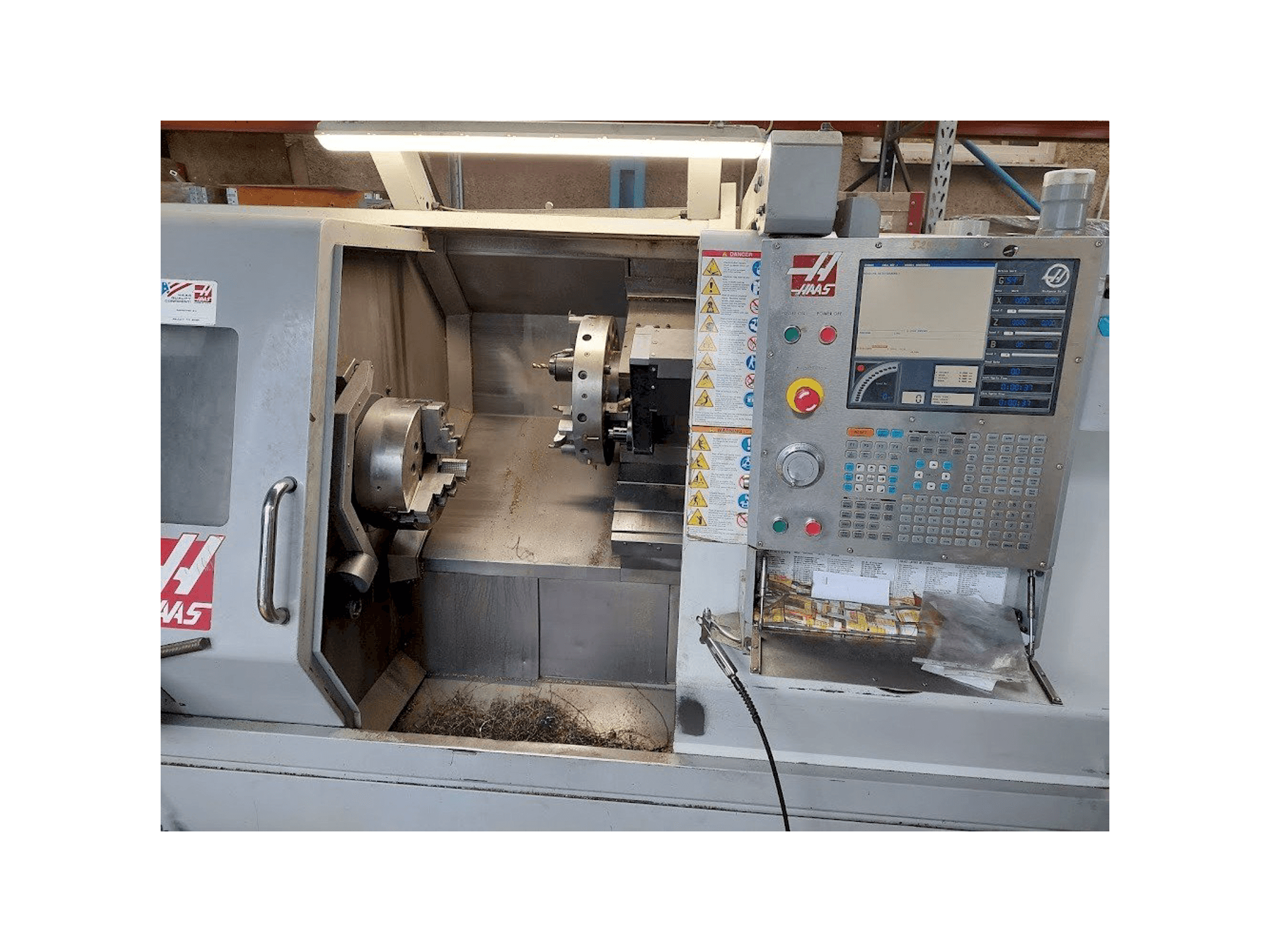 Mašīnas HAAS SL-30TBHE pretskats