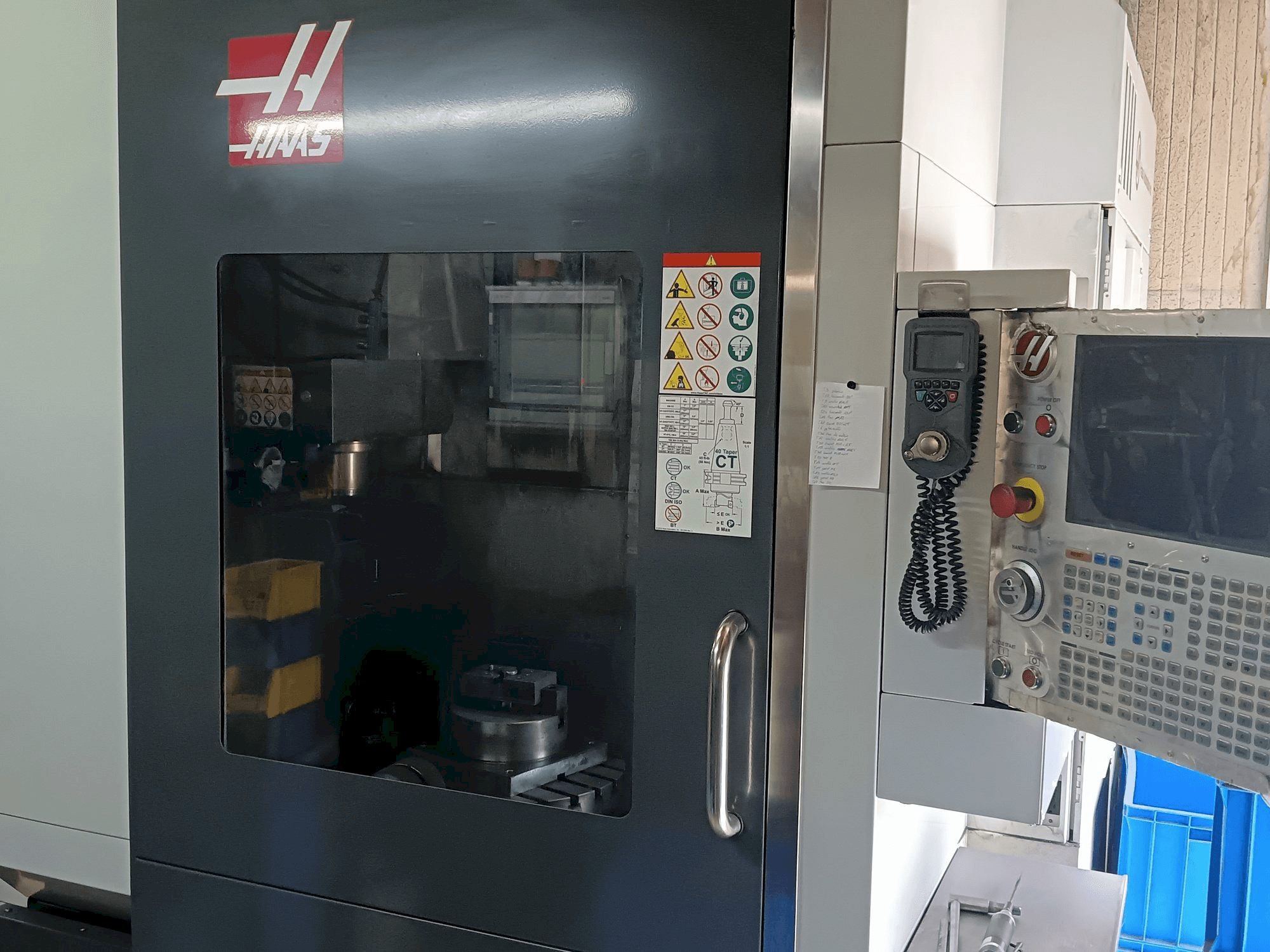 Mašīnas HAAS UMC 750 pretskats