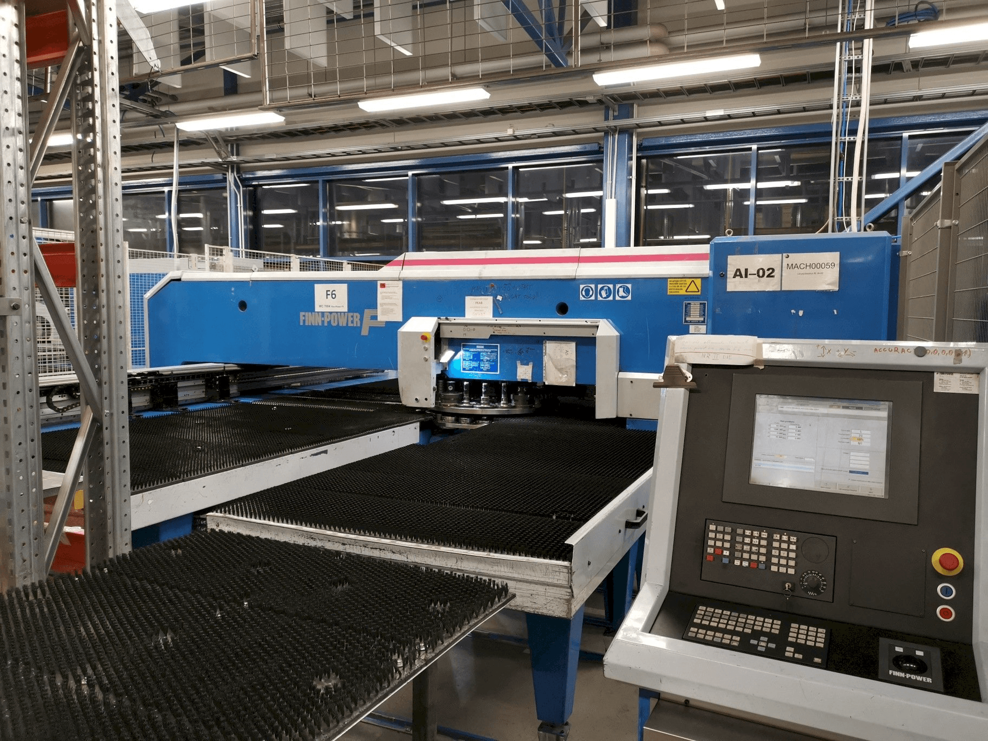 Mašīnas Finn-Power F6SU pretskats