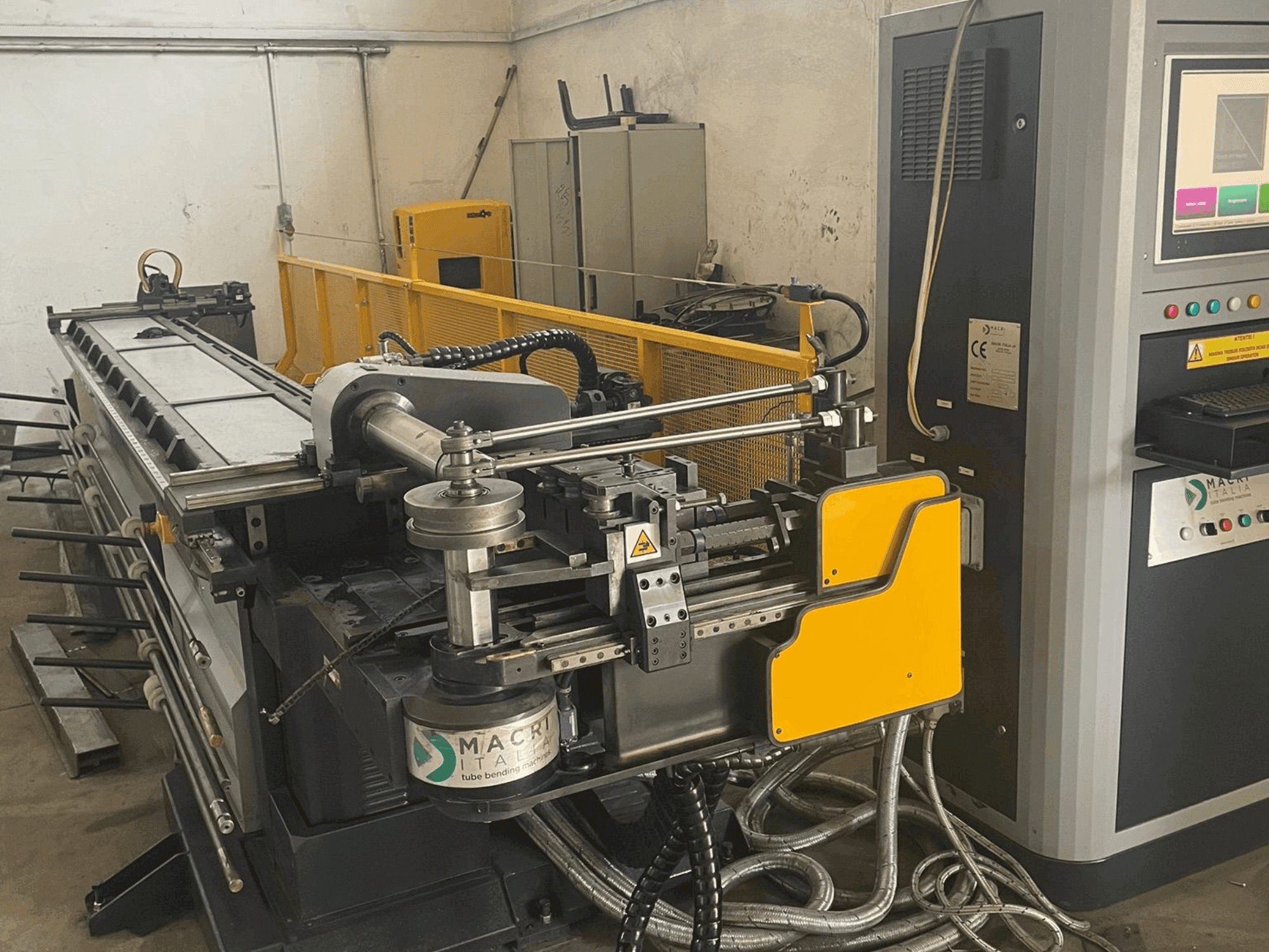 Mašīnas MACRI PROVAR 6-45 U-D pretskats