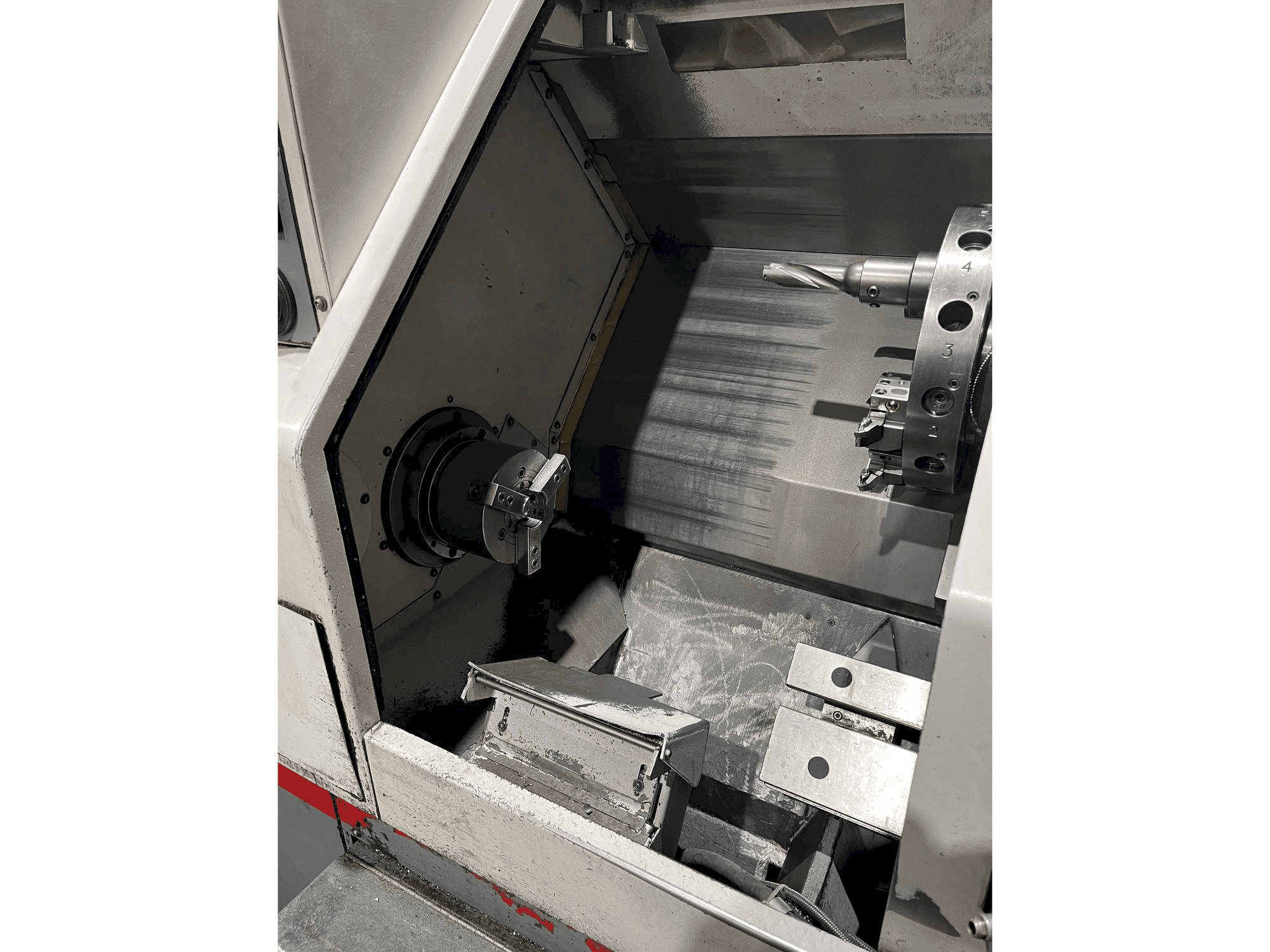 Mašīnas Cincinnati Hawk TC150 darba telpa