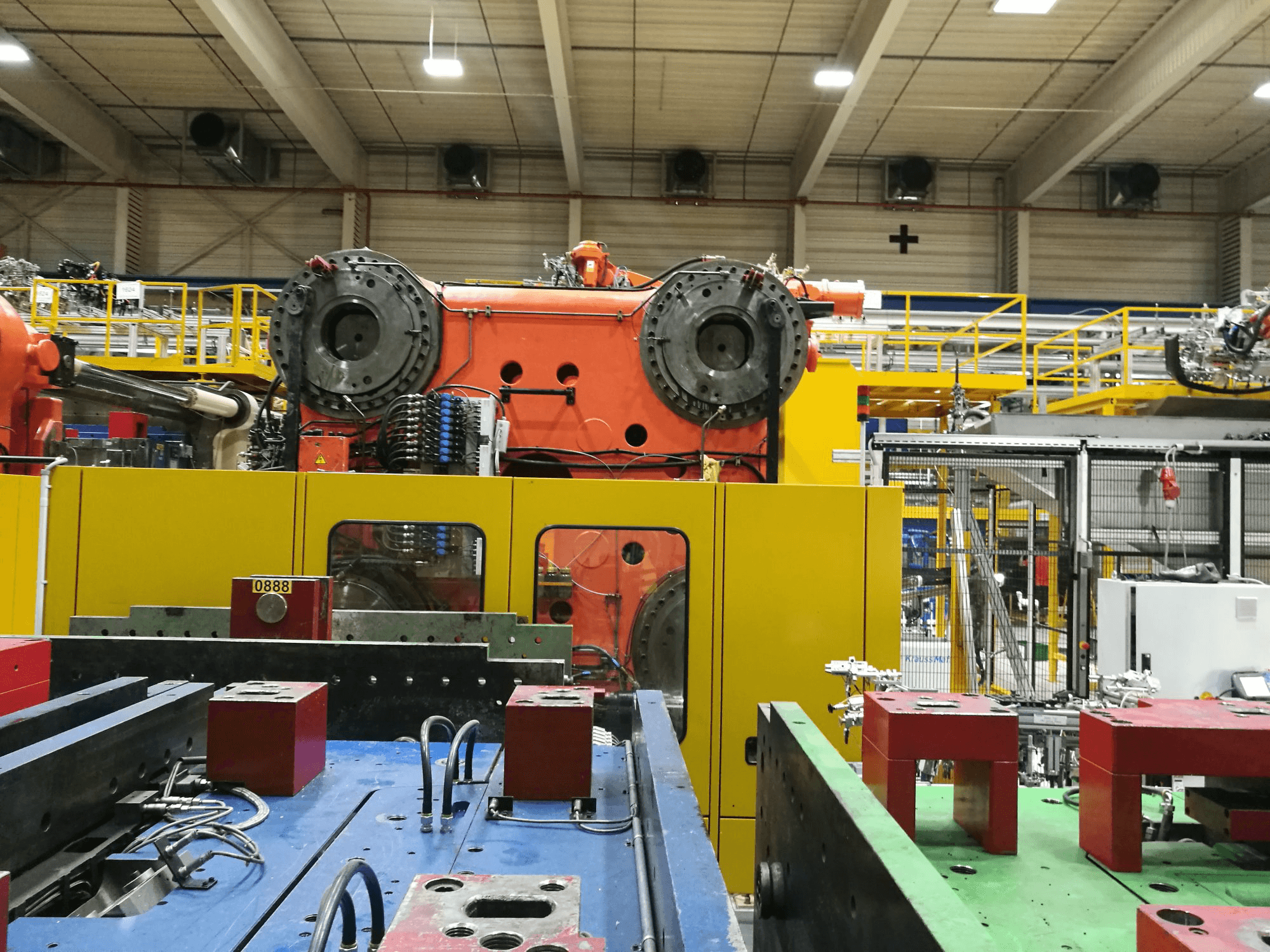 Mašīnas Husky E 3150 RS 170/155 pretskats