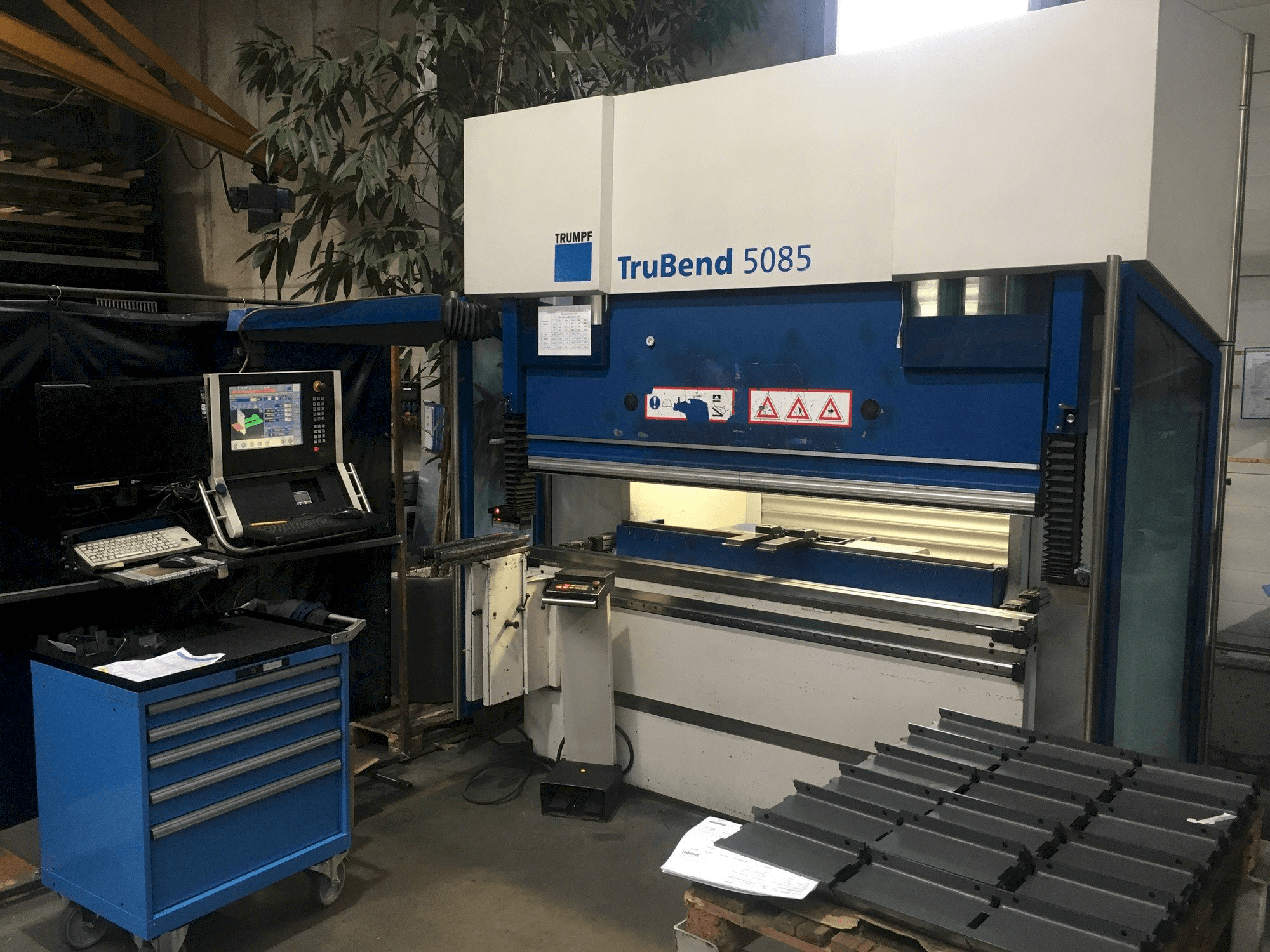 Mašīnas Trumpf TruBend 5085X skats no labās puses