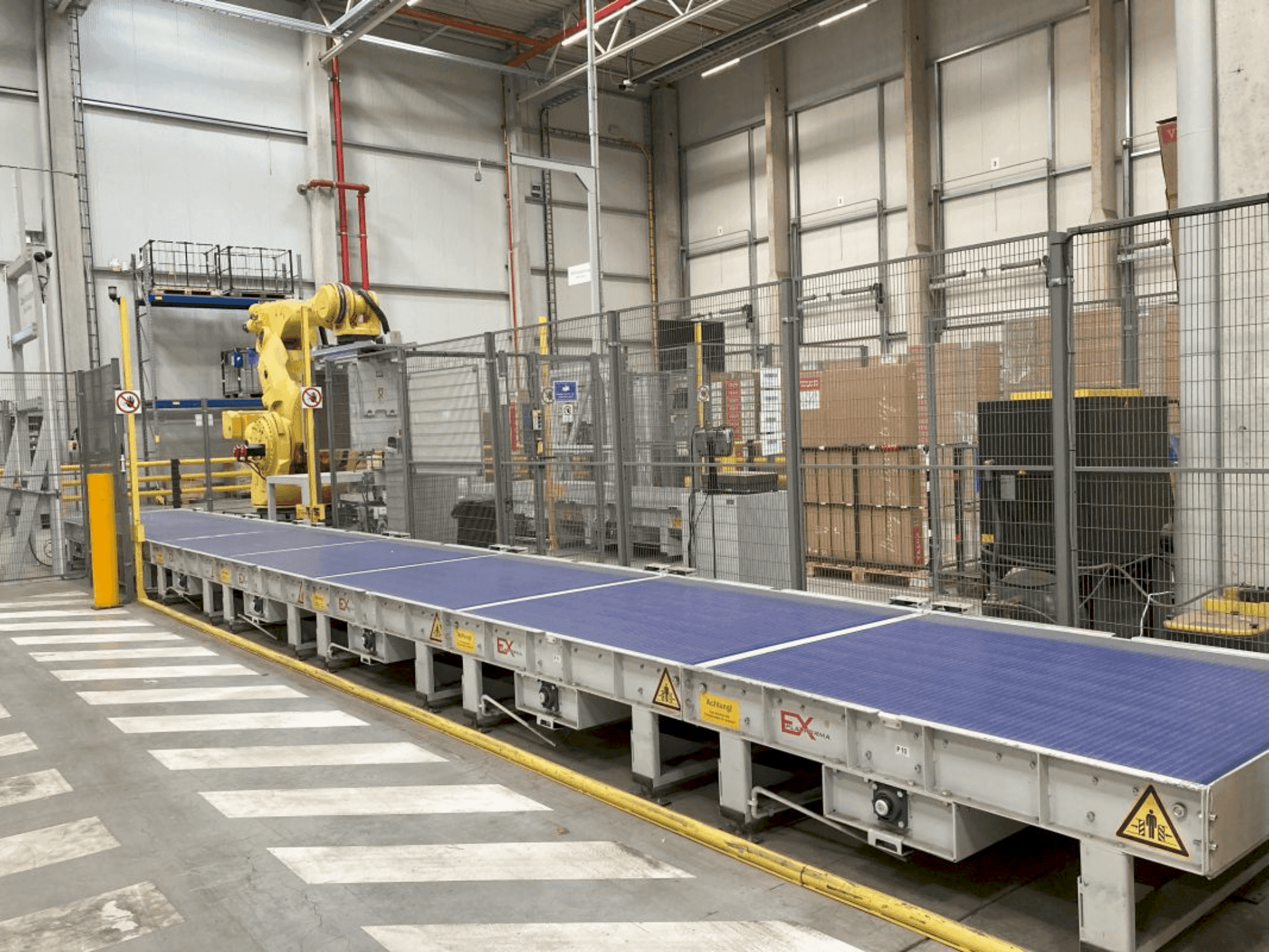 Mašīnas FANUC M-2000iA/1700L pretskats