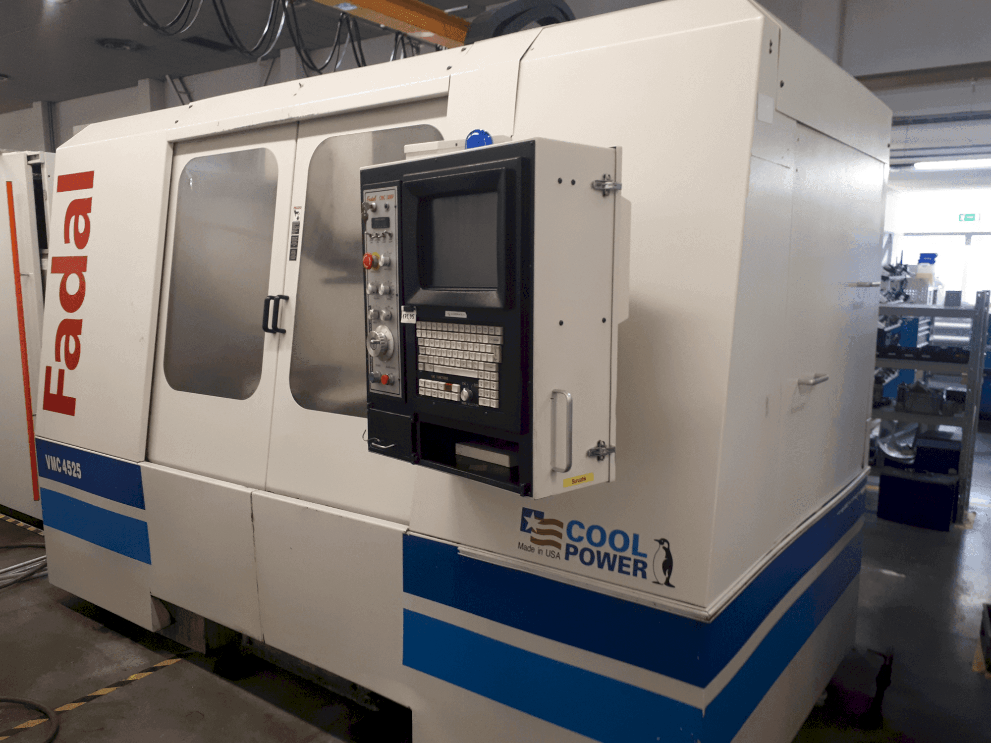 Mašīnas FADAL VMC4525 pretskats