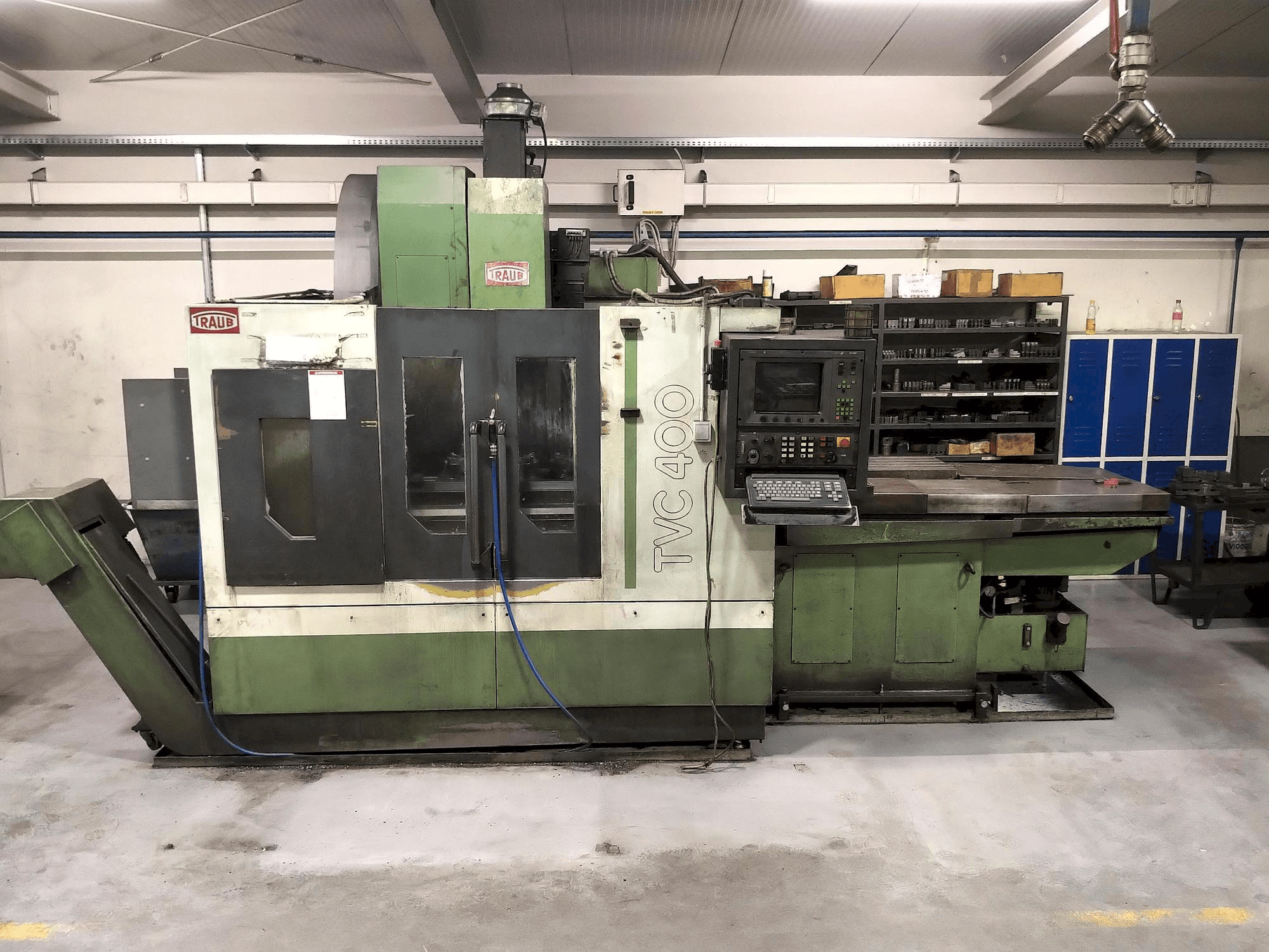 Mašīnas TRAUB TVC 400 P pretskats