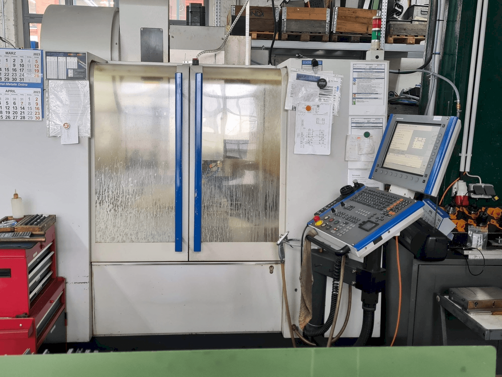 Mašīnas MIKRON VCE600 Pro pretskats