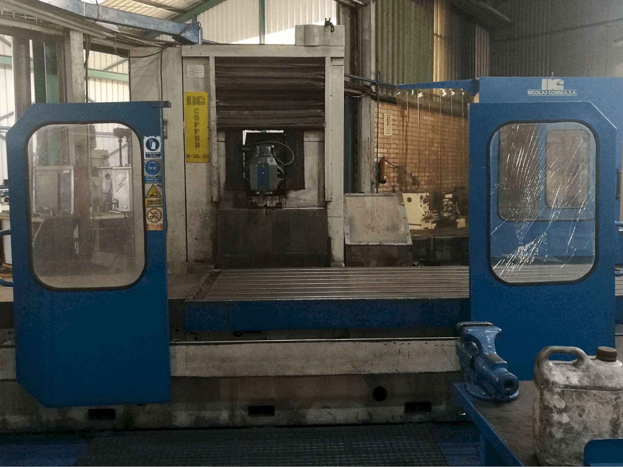 Mašīnas Correa A25-25 pretskats