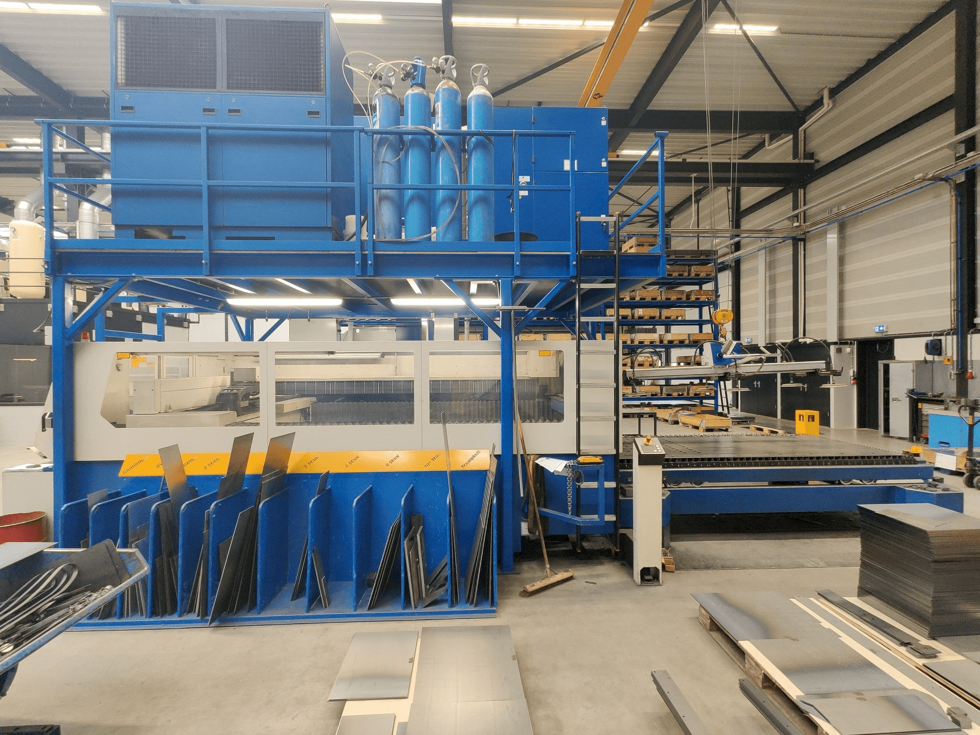 Mašīnas Trumpf Trumatic L 3030 kreisās malas skats