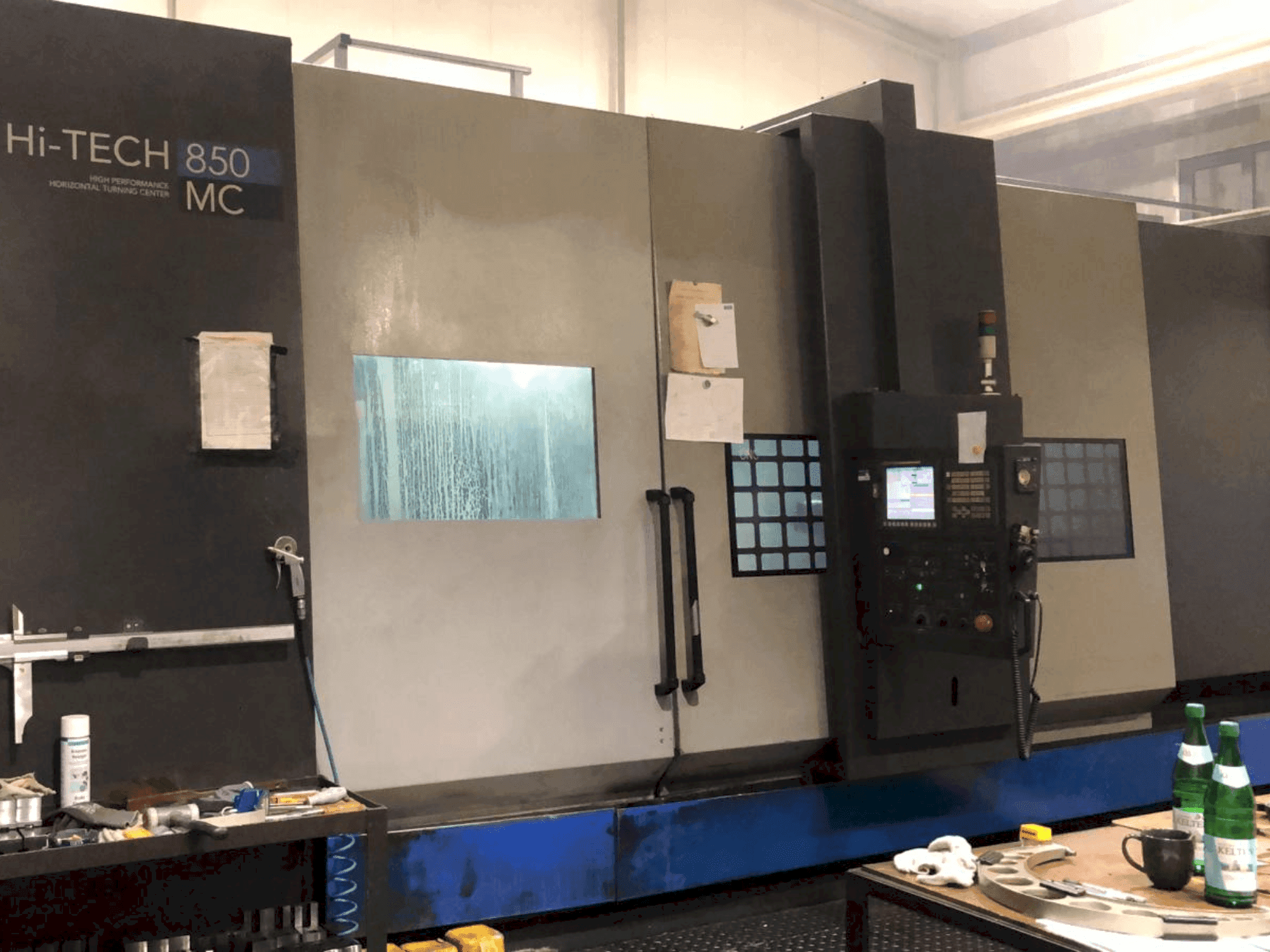 Mašīnas HWACHEON Hi-Tech 350 pretskats