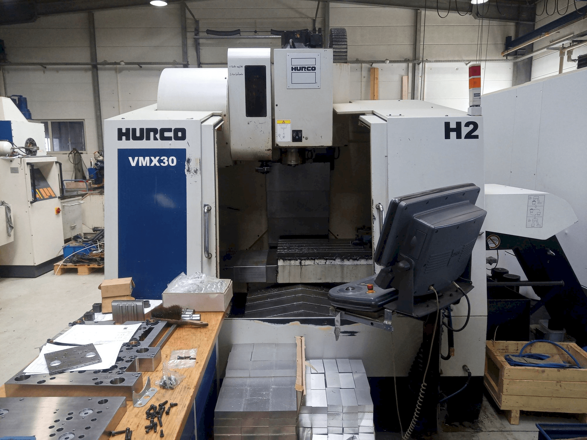 Mašīnas Hurco VMX30 pretskats