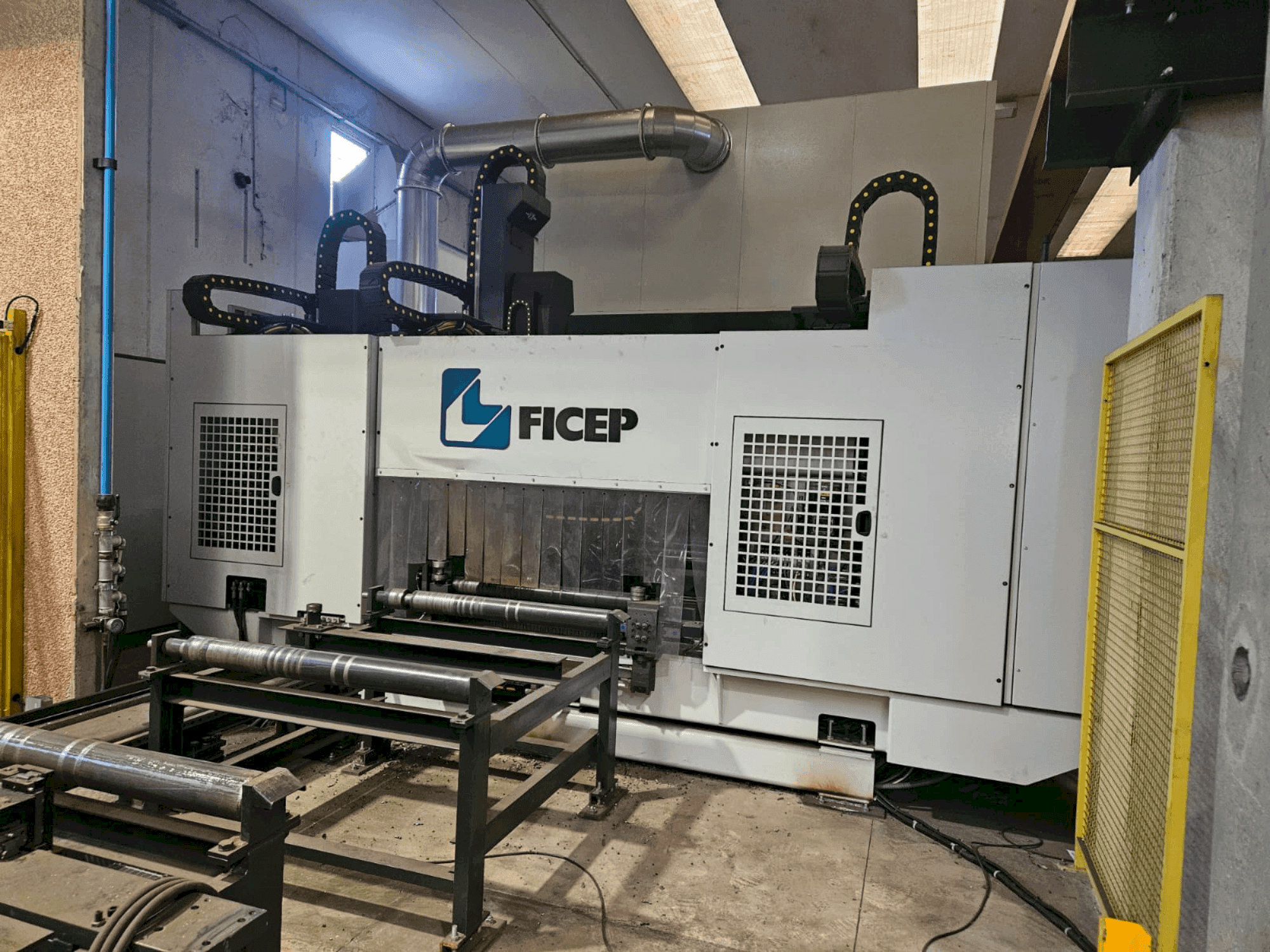 Mašīnas FICEP VALIANT 1004 VLFRC pretskats