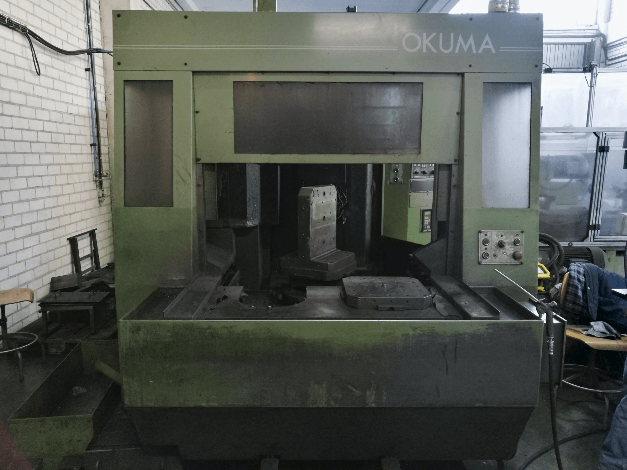 Mašīnas Okuma MC-40H pretskats
