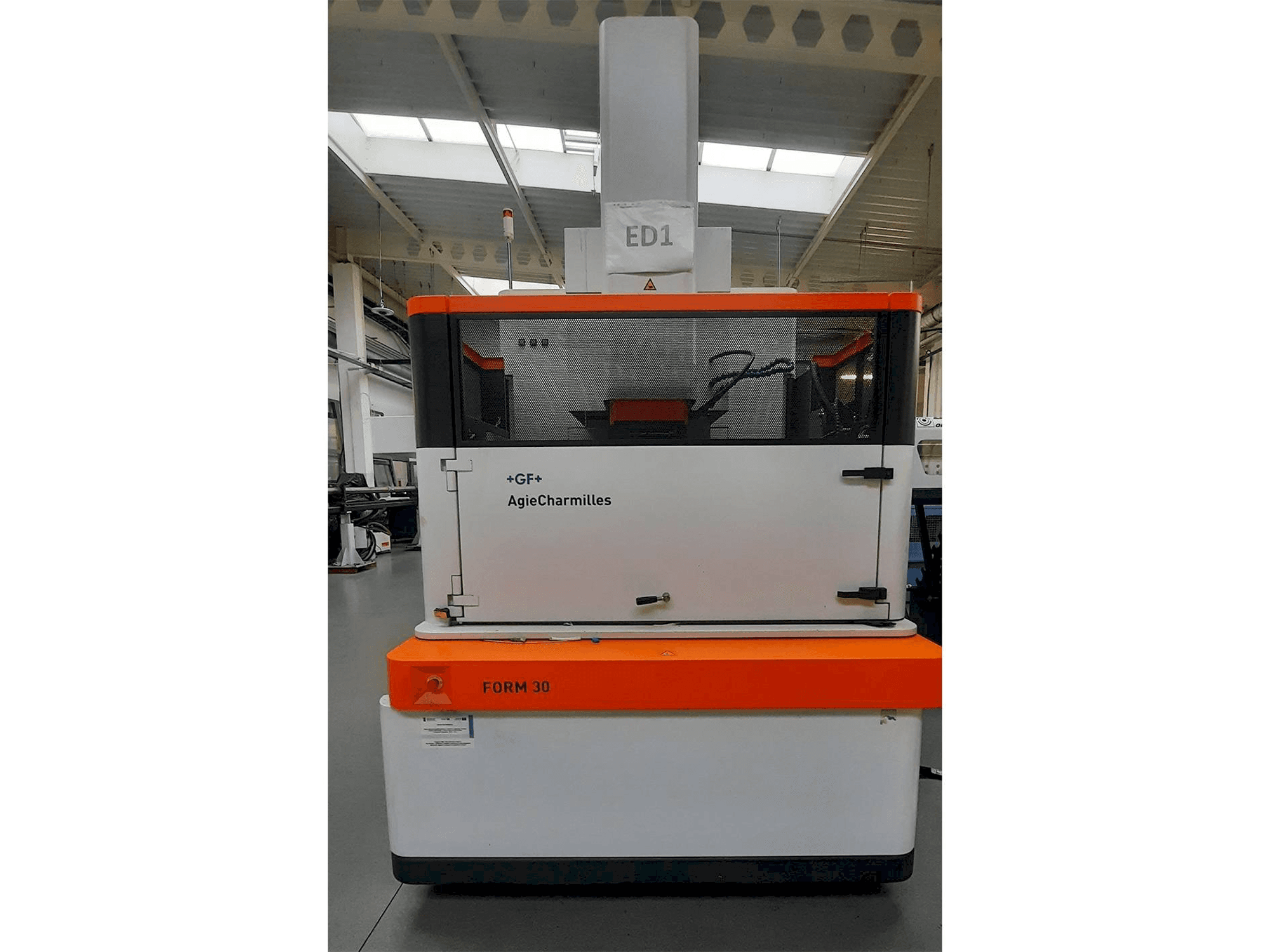 Mašīnas AgieCharmilles FORM 30 pretskats