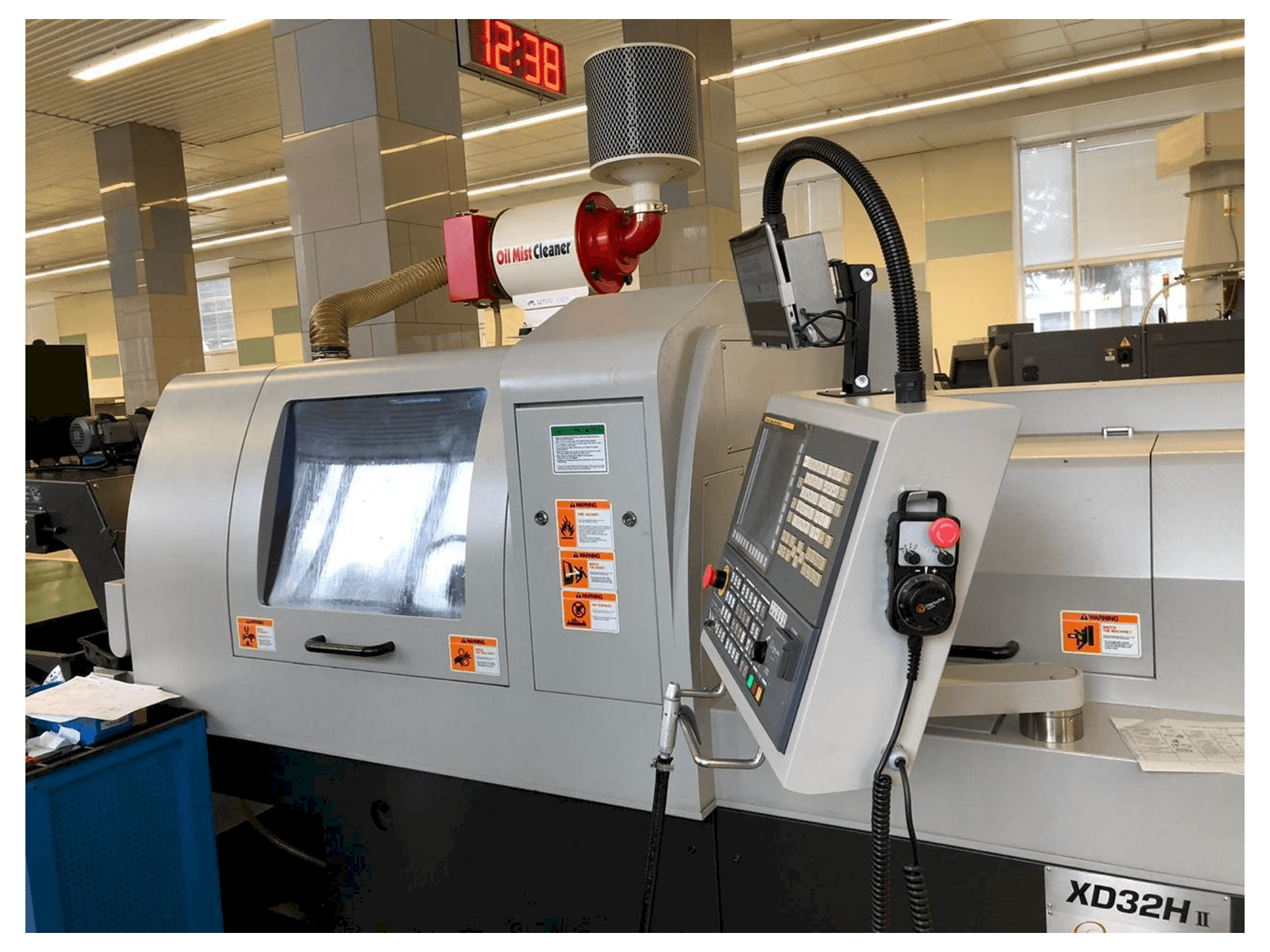 Mašīnas Hanwha XD32H II pretskats