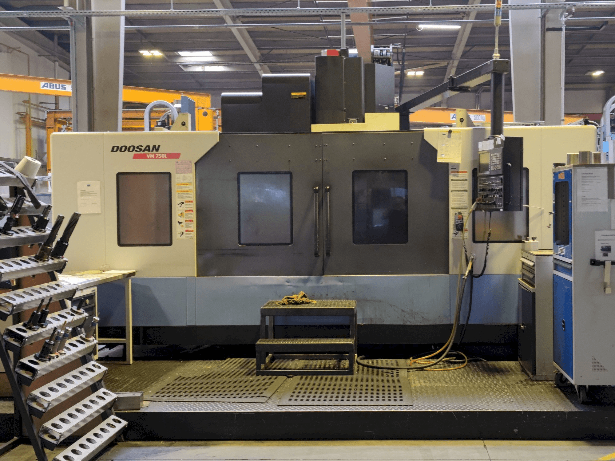 Mašīnas Doosan VM 750L pretskats