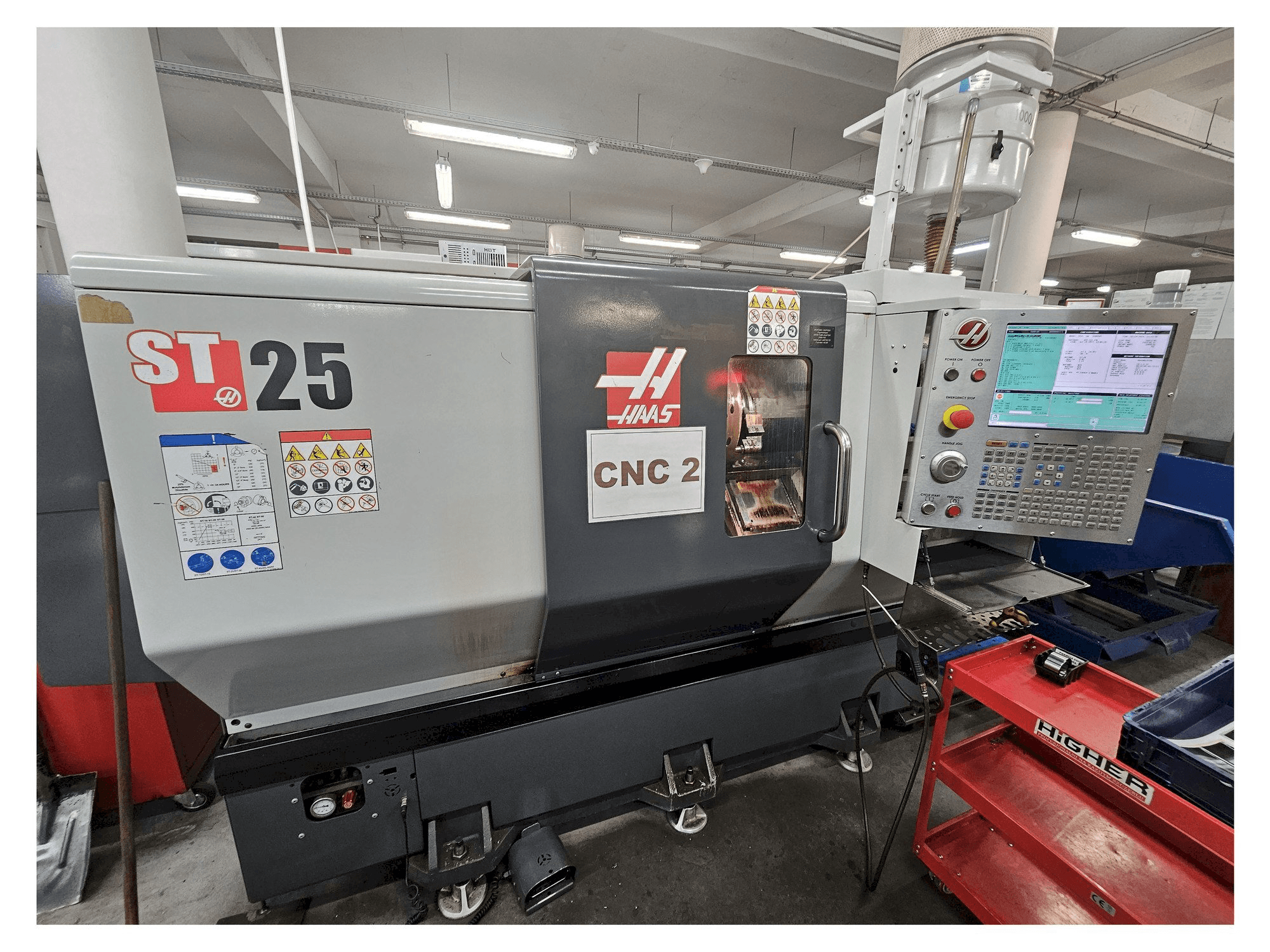 Mašīnas HAAS ST-25 pretskats