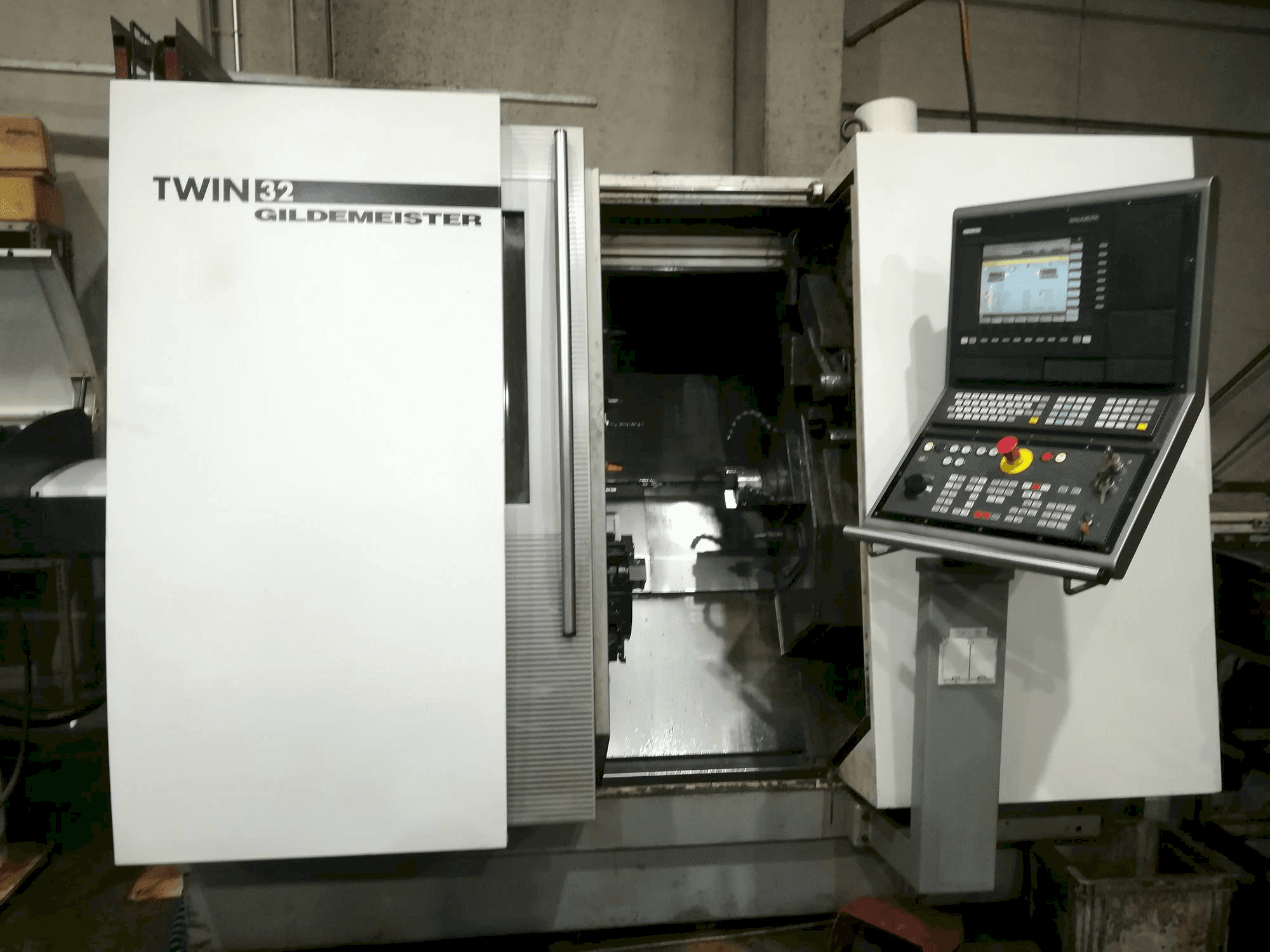 Mašīnas Gildemeister Twin 32 pretskats