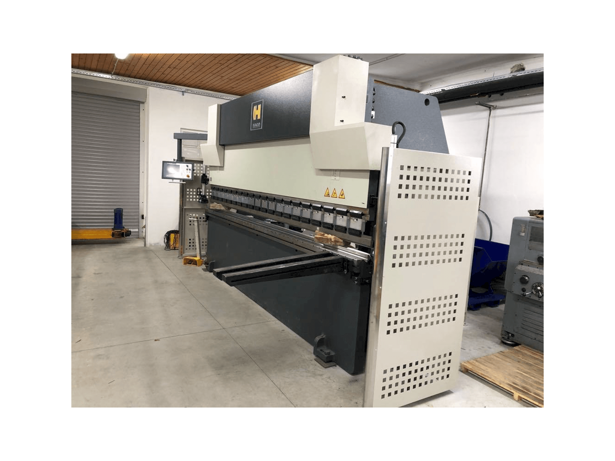Mašīnas HACO SYNCHROMASTER 40175 pretskats
