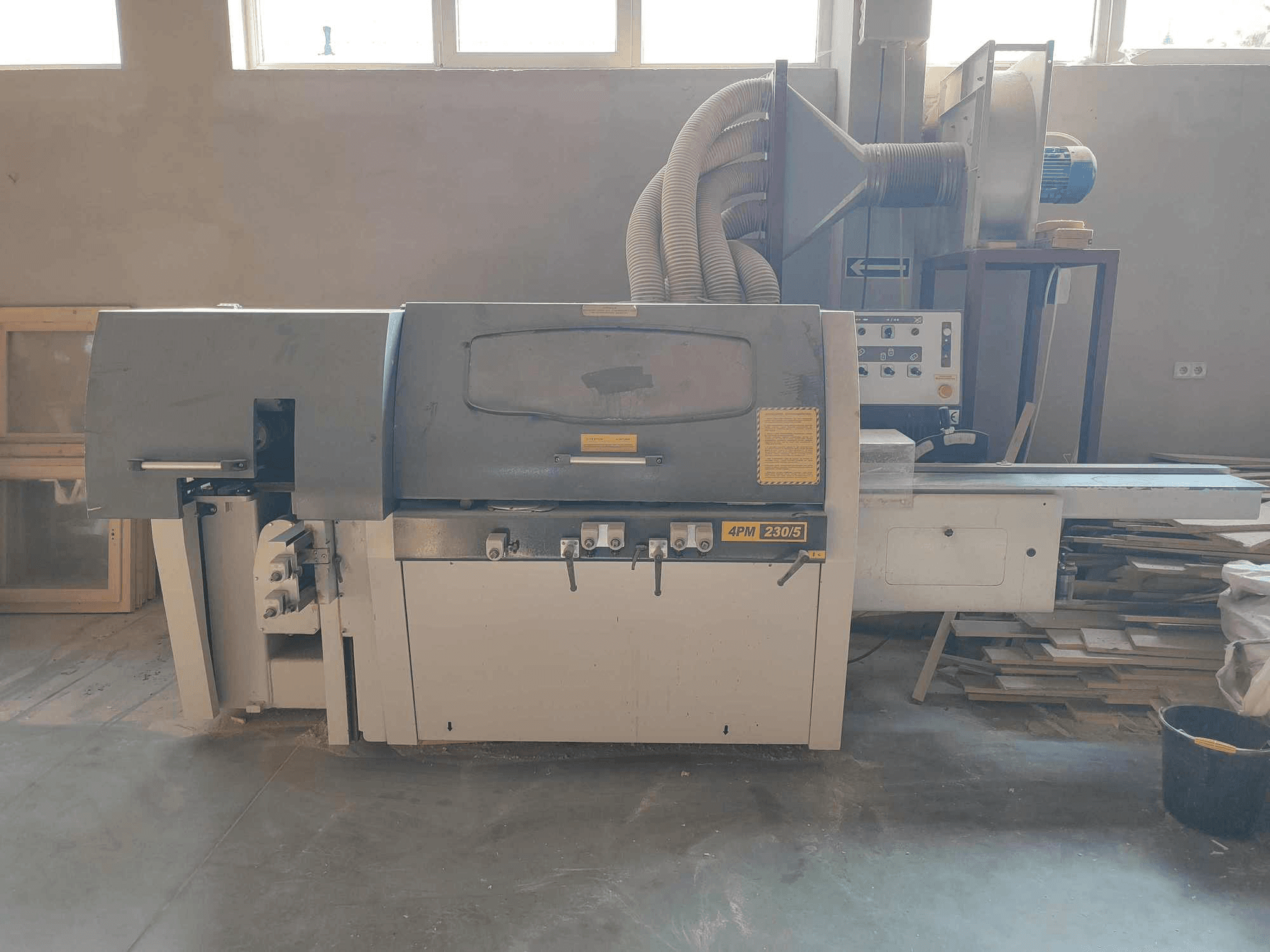 Mašīnas HASKOVO 4PM-230/5 pretskats