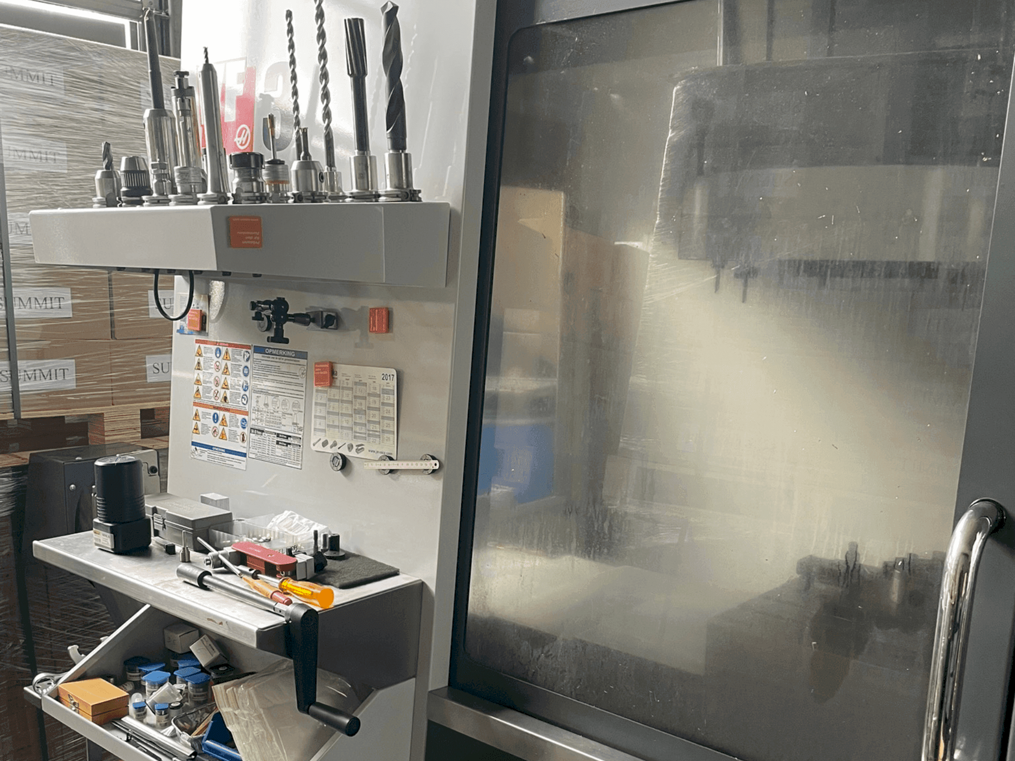 Mašīnas HAAS VF-3 pretskats