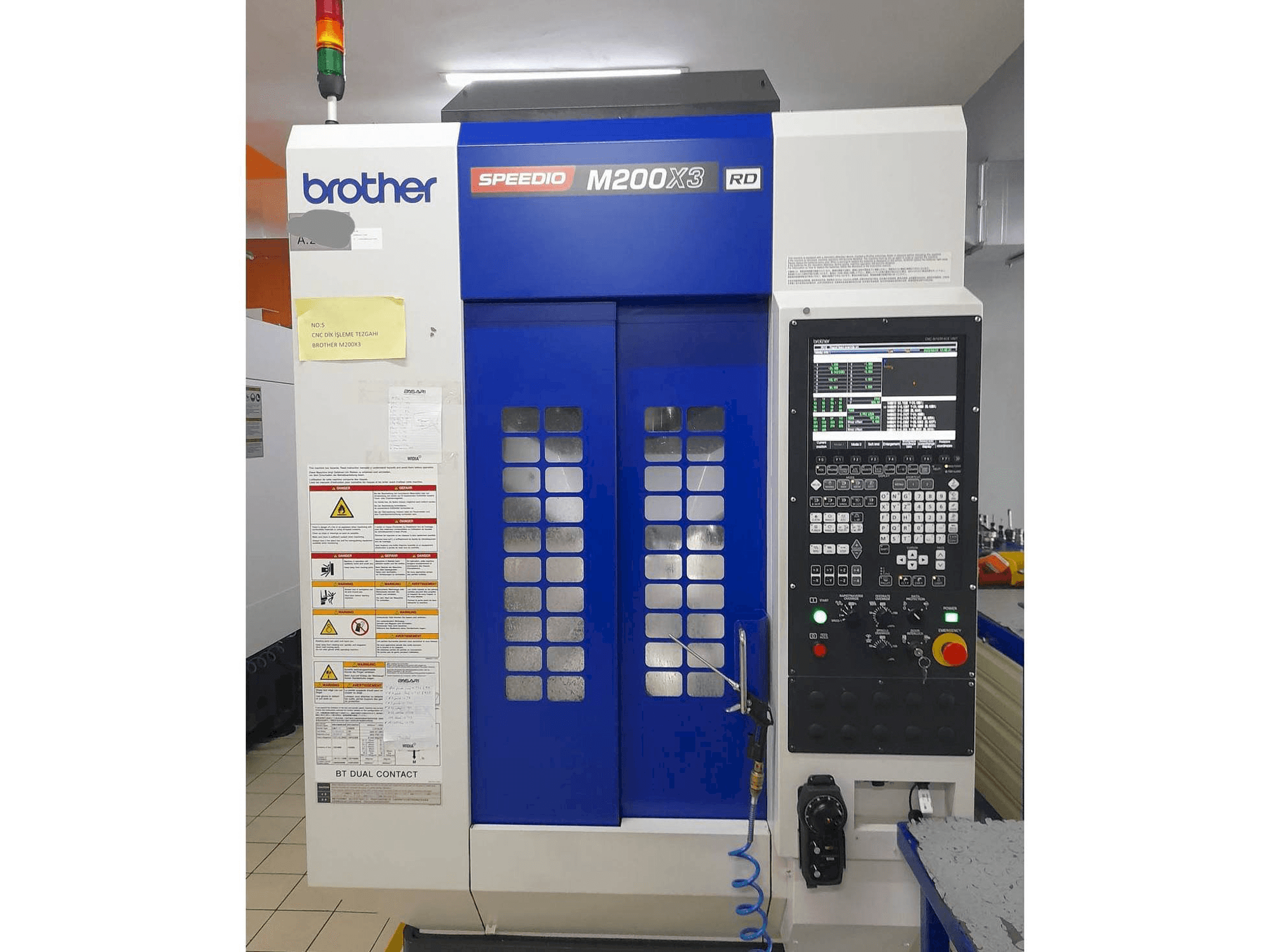 Mašīnas Brother M200X3 pretskats