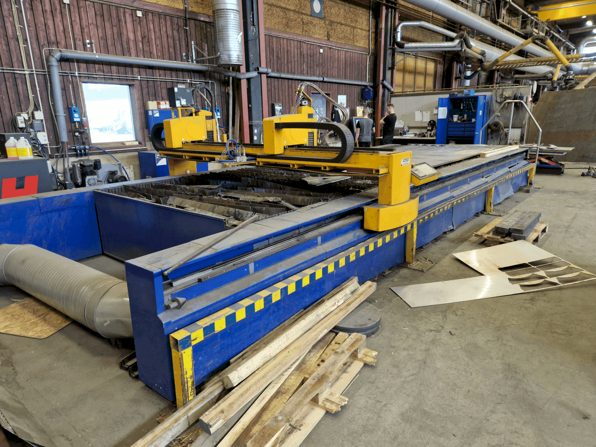 Mašīnas MicroStep PLS 7501.25PG pretskats