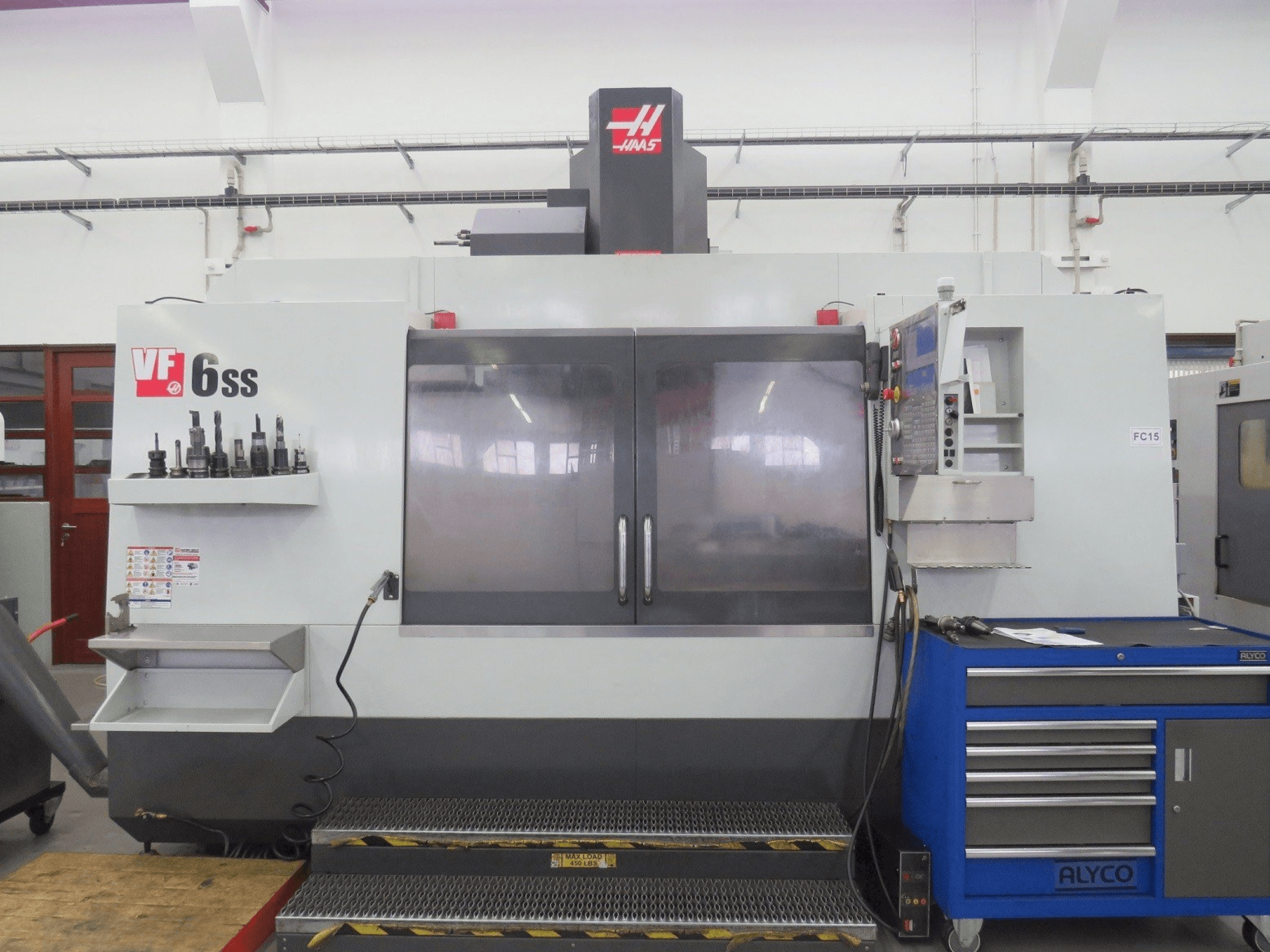 Mašīnas HAAS VF-6SS pretskats