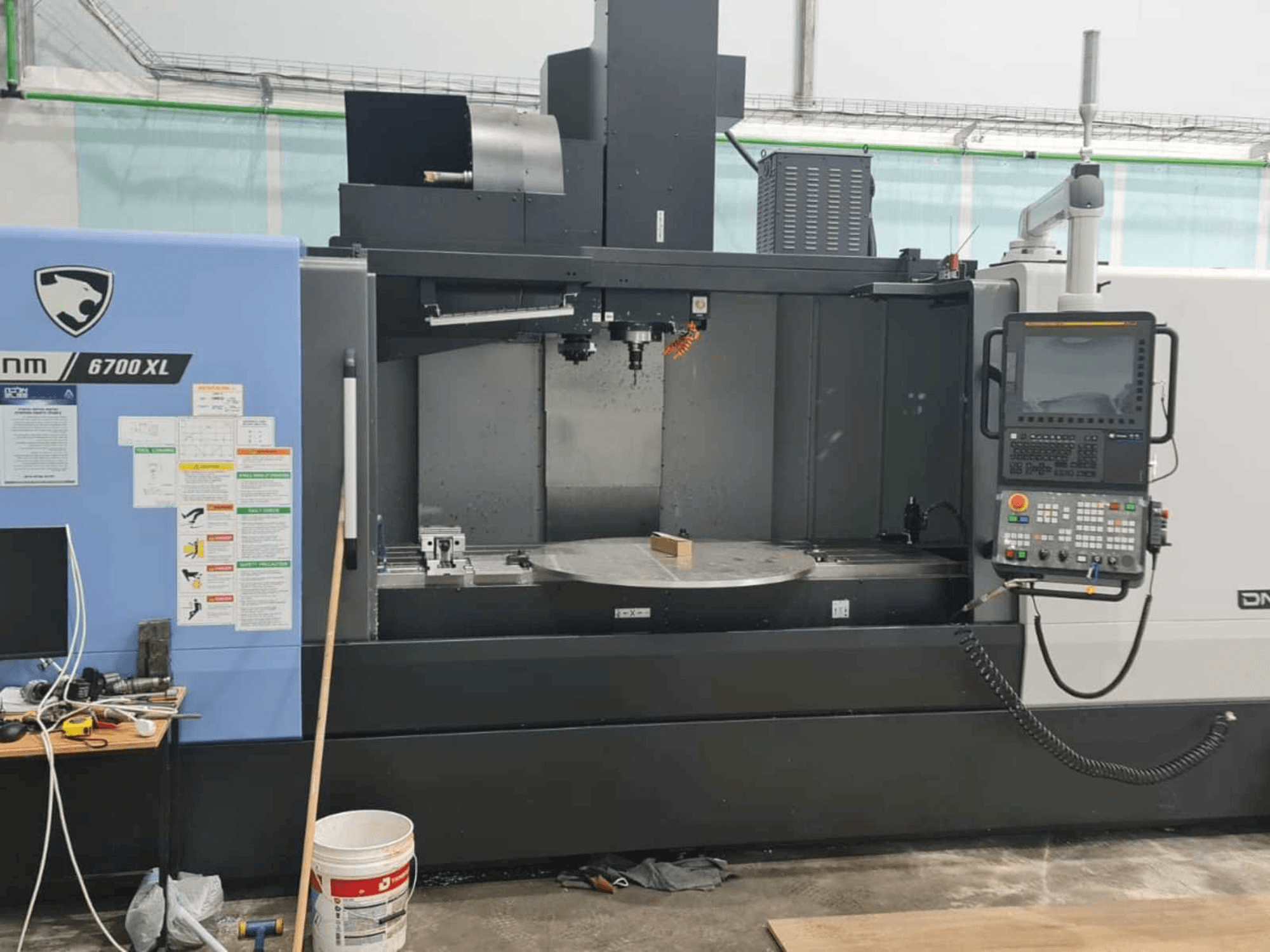 Mašīnas Doosan DNM 6700 XL pretskats