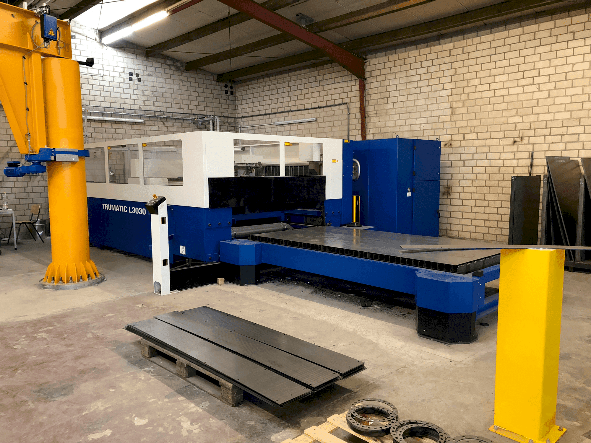 Mašīnas TRUMPF Trumatic L3030 pretskats