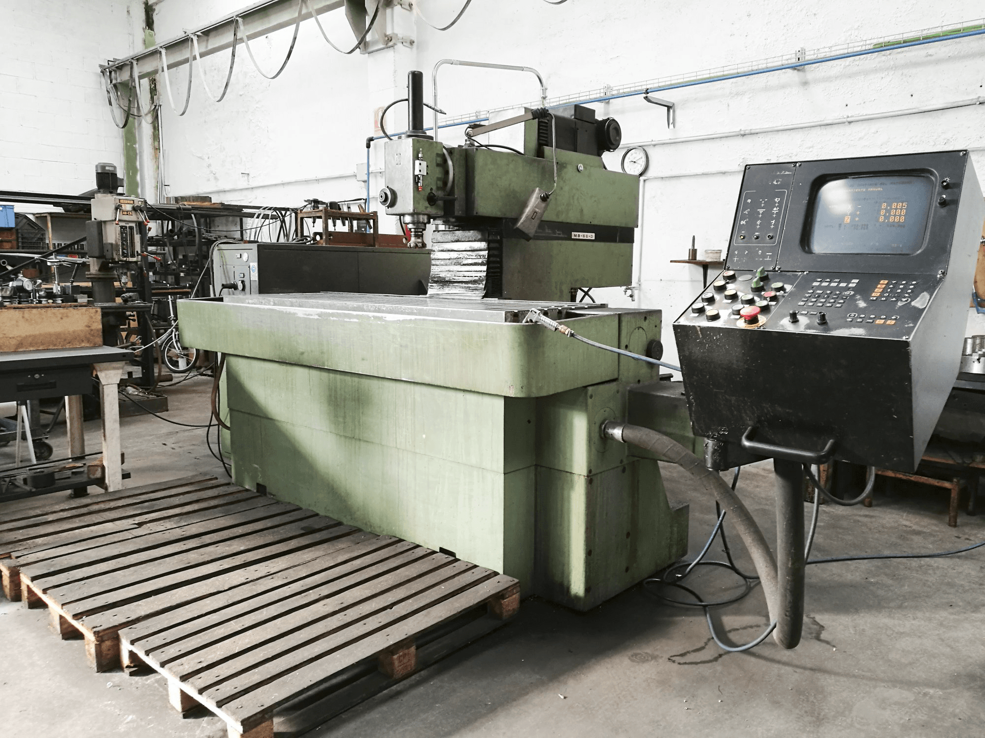 Mašīnas Metba MB-55-D skats no labās puses