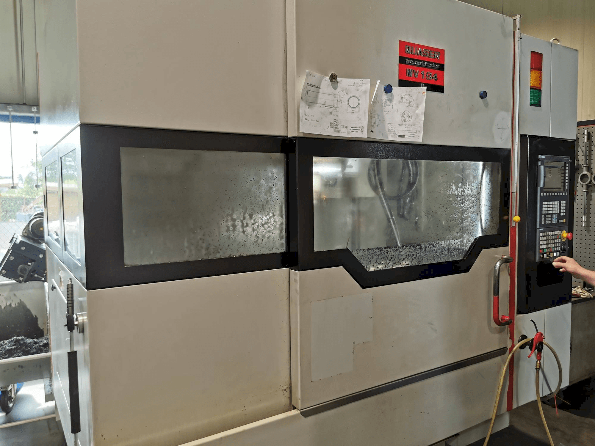 Mašīnas Quaser MV154APC/P12 pretskats