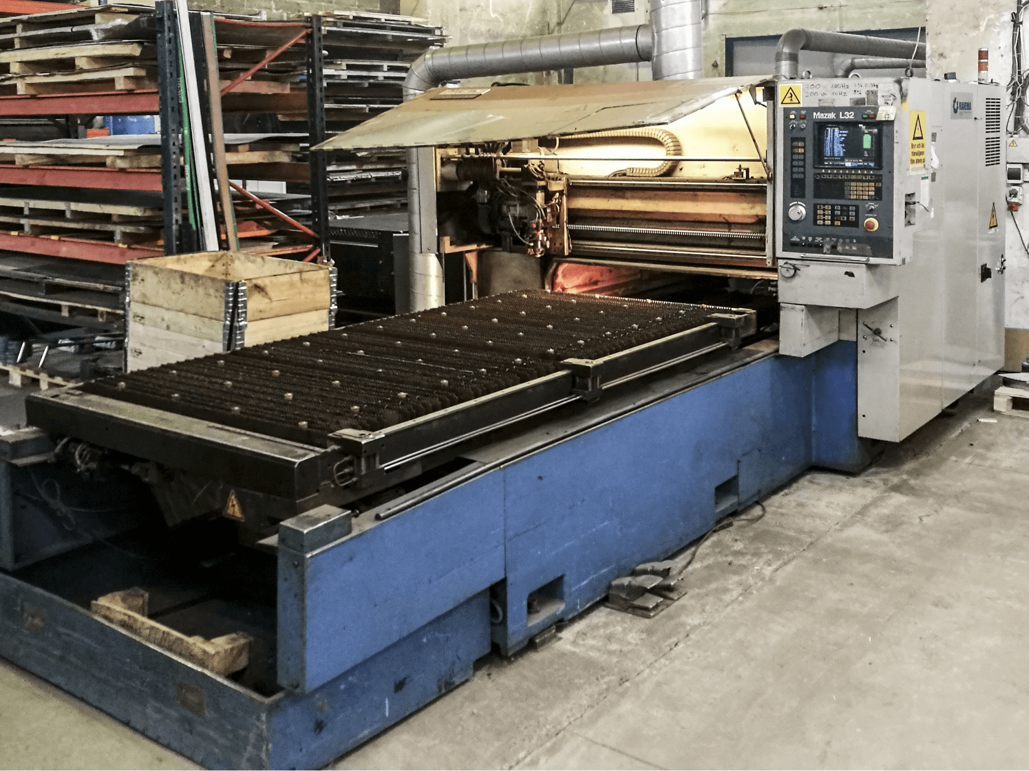 Mašīnas Mazak LASER-PATH NEW SUPER TURBO X48 skats no kreisās puses
