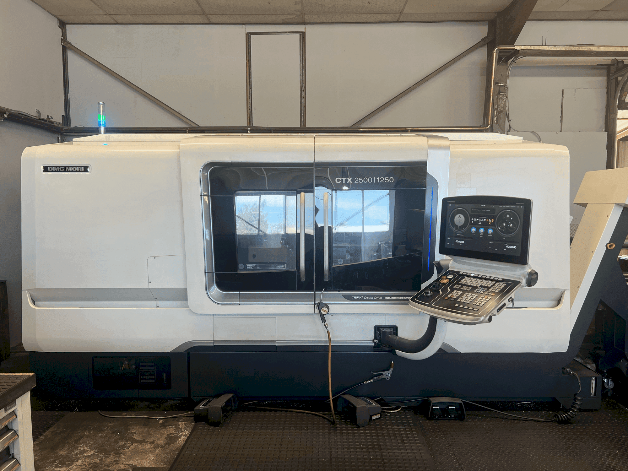 Mašīnas DMG MORI CTX 2500/1250 pretskats
