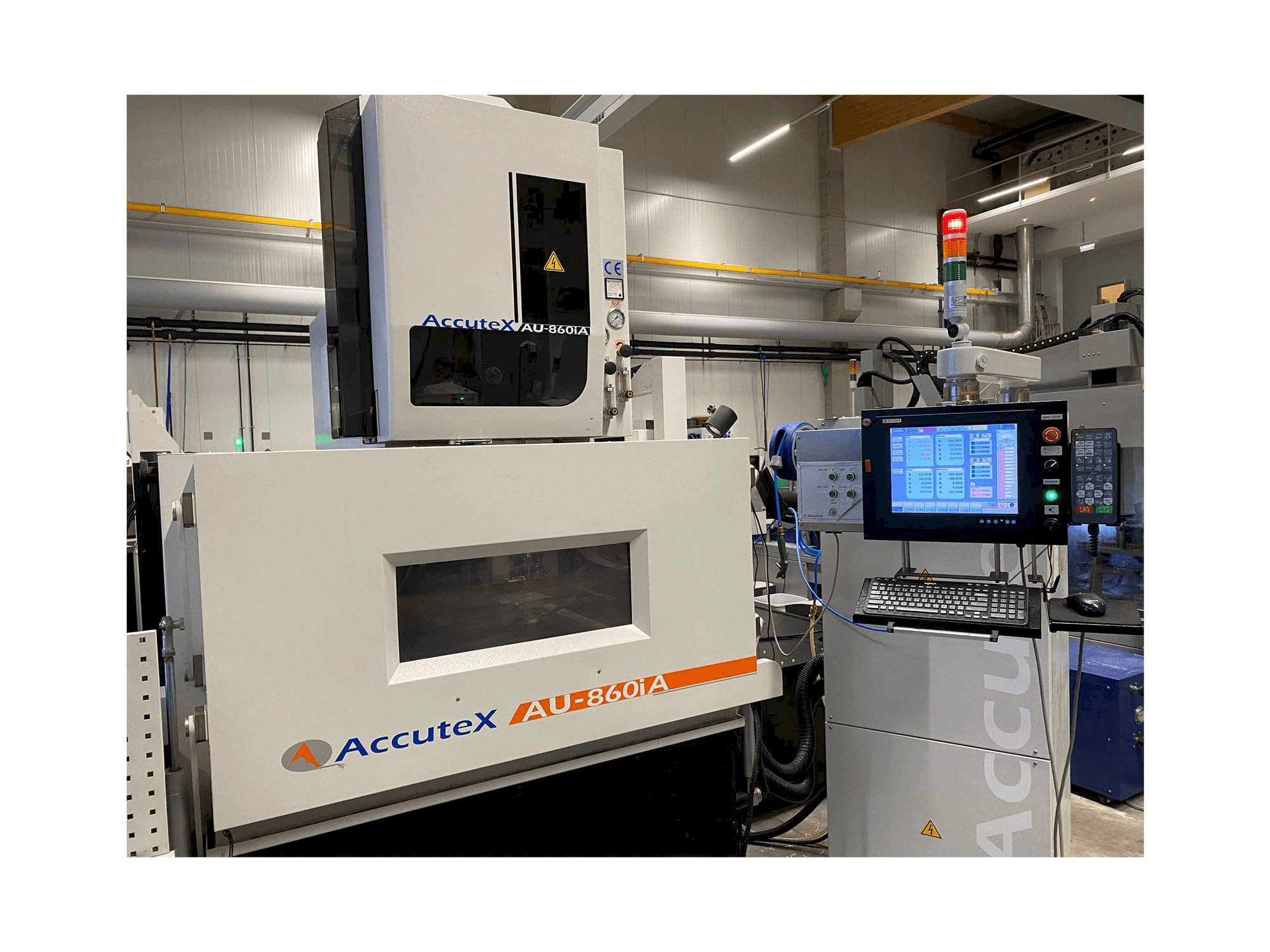 Mašīnas AccuteX AU-860iA pretskats