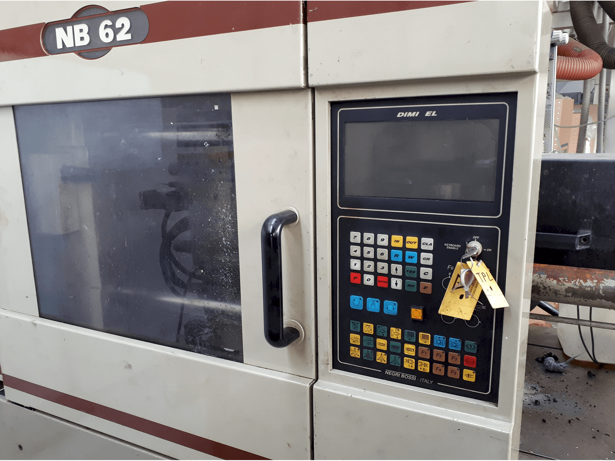 Mašīnas Negri Bossi skats NB 62 no labās puses