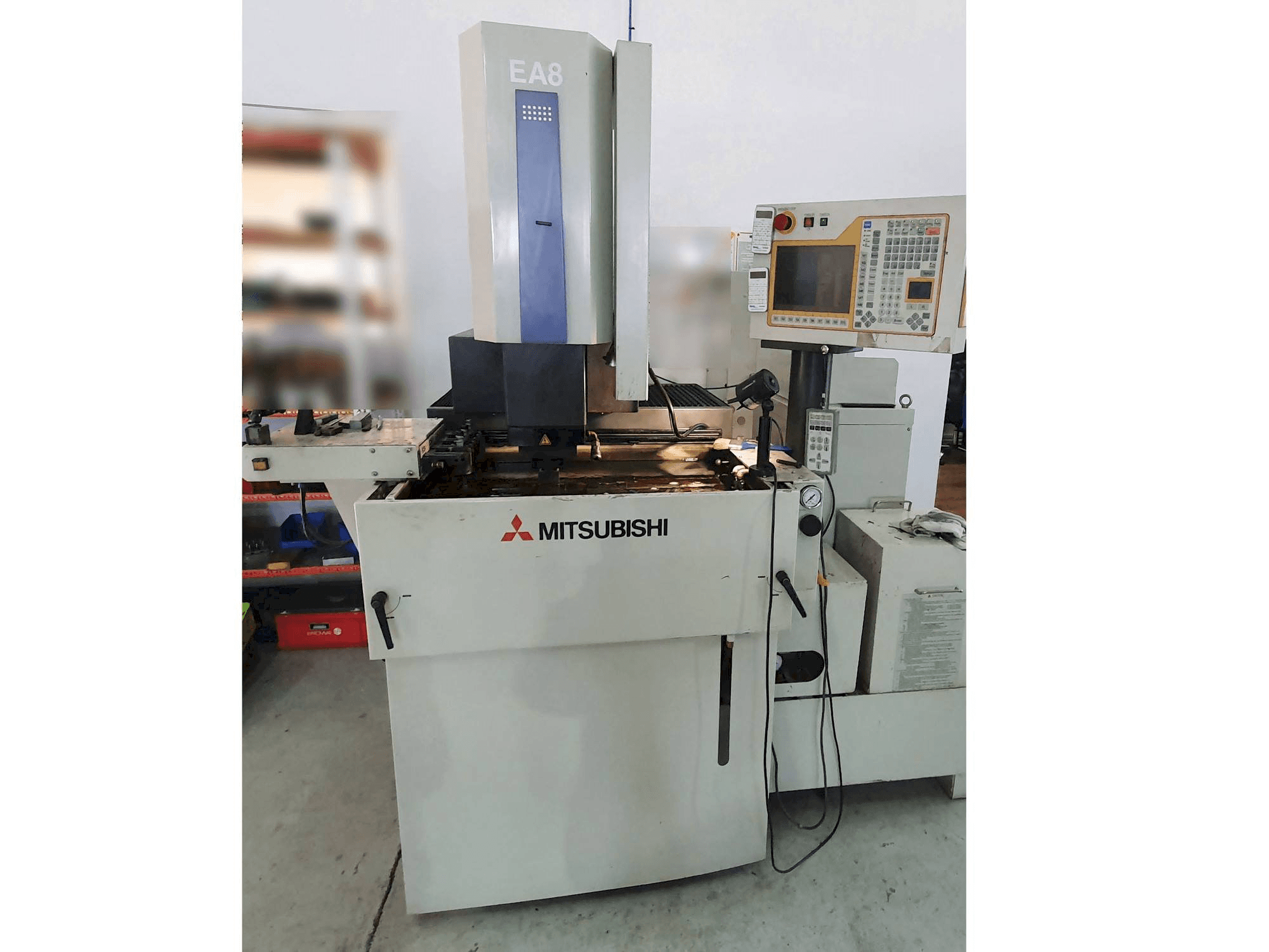 Mašīnas Mitsubishi EA8 pretskats