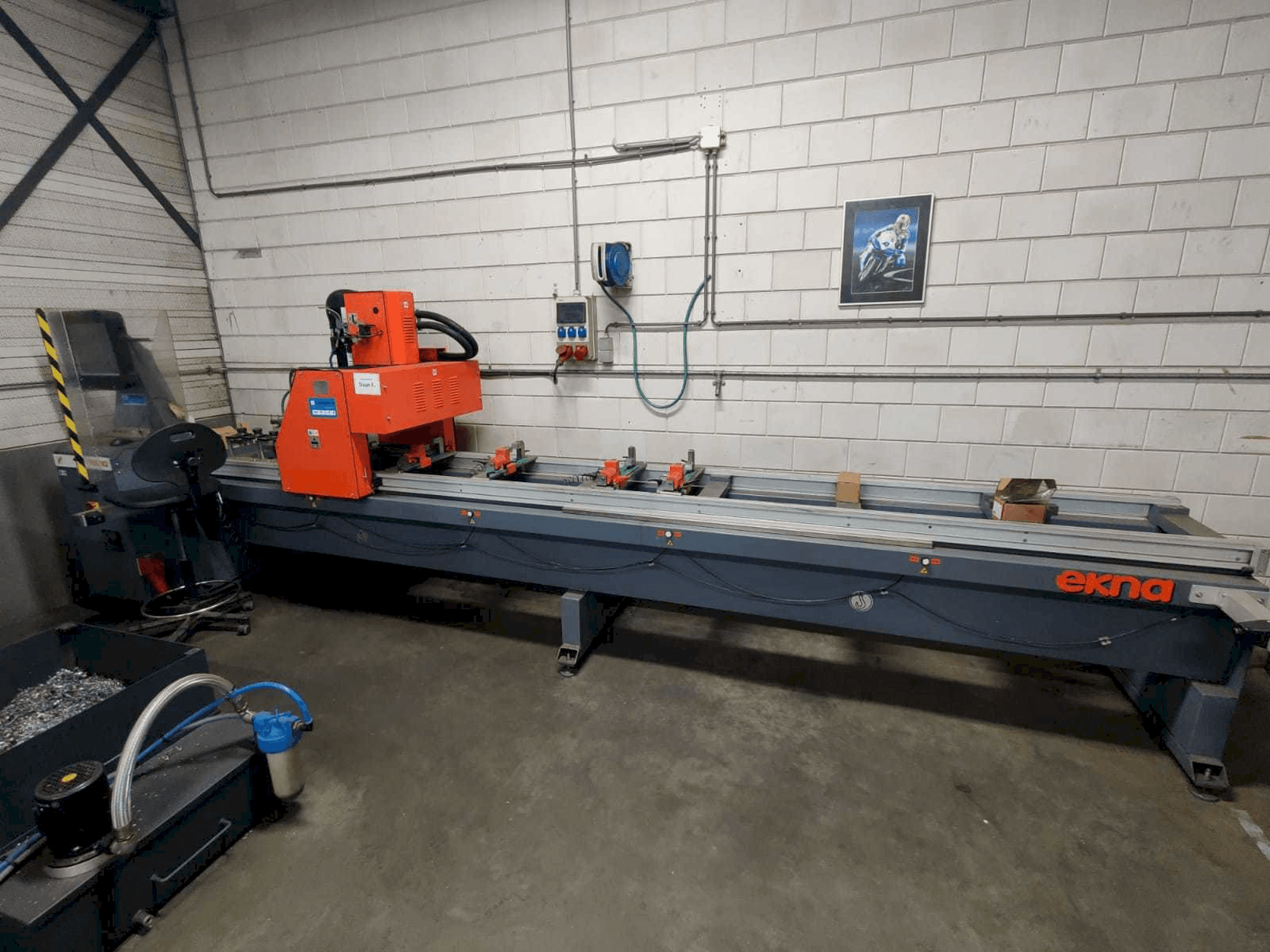 Mašīnas Tekna TK426-1 pretskats