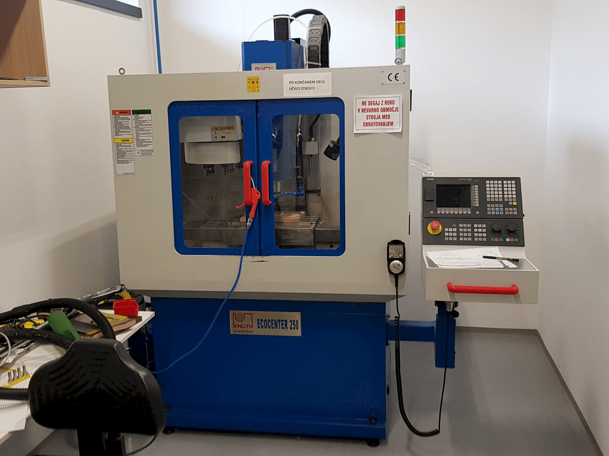 Mašīnas KNUTH EcoCenter 250 pretskats