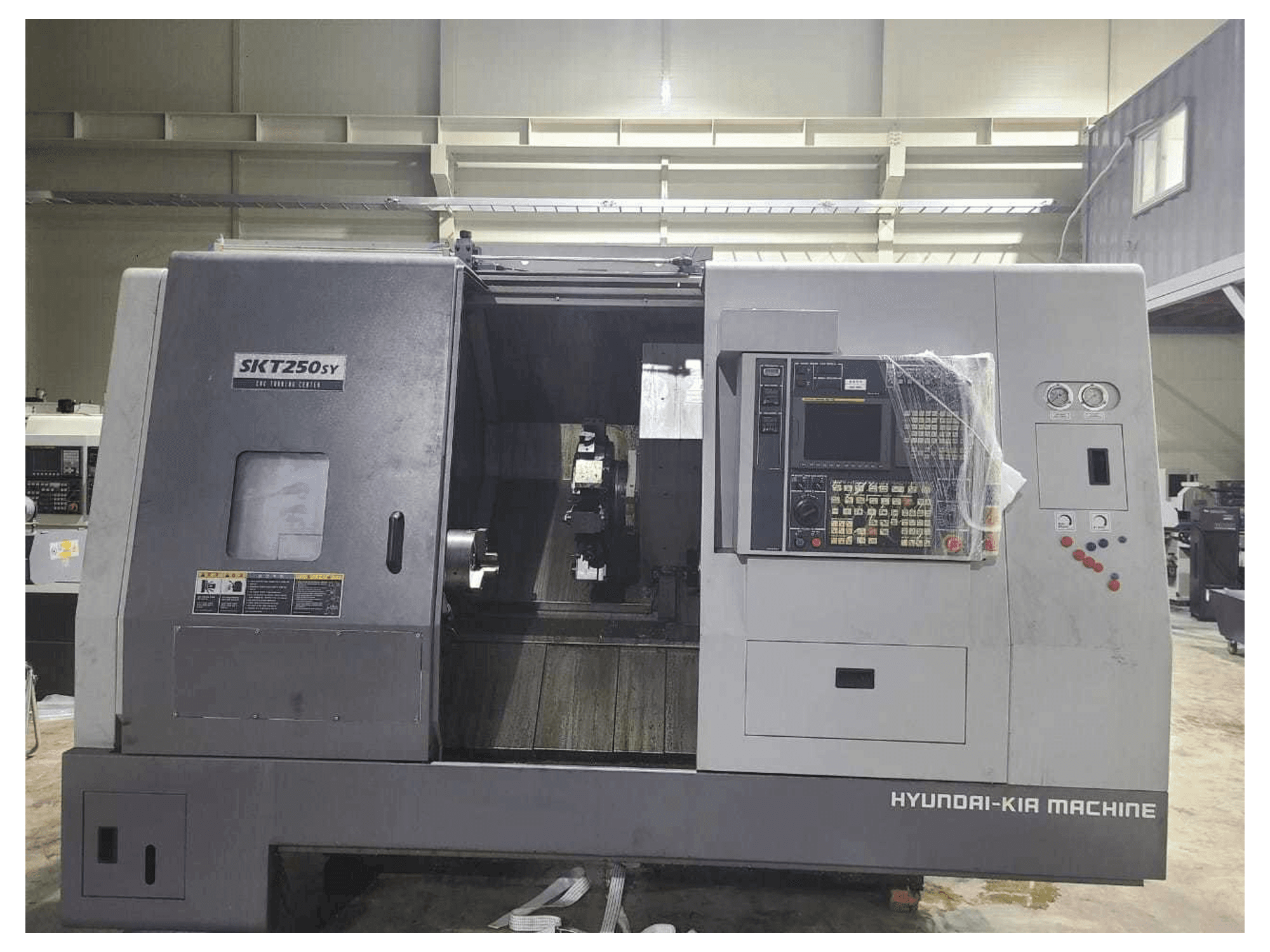 Mašīnas Hyundai Kia SKT250SY pretskats