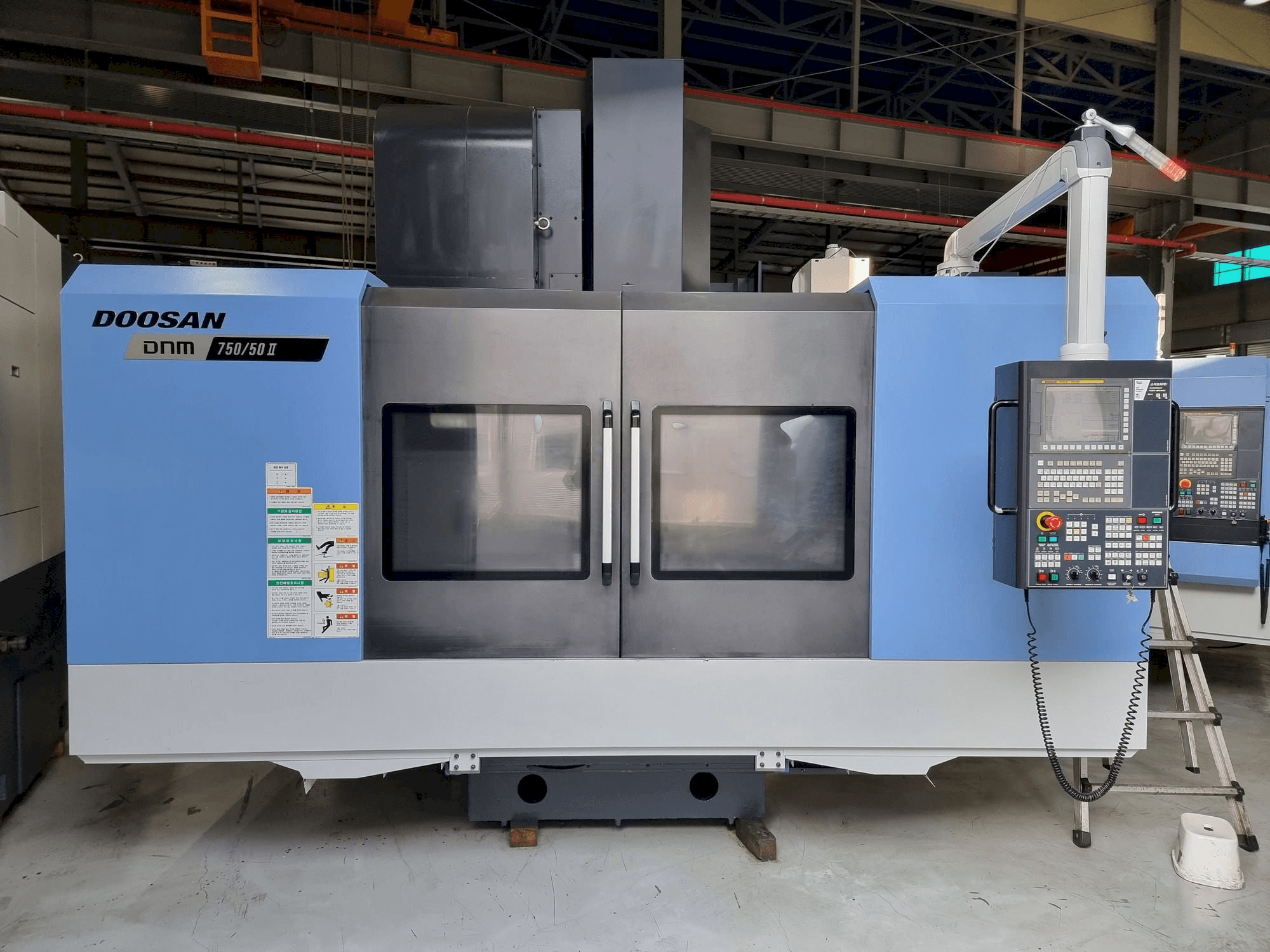 Mašīnas Doosan DNM750/50 II pretskats
