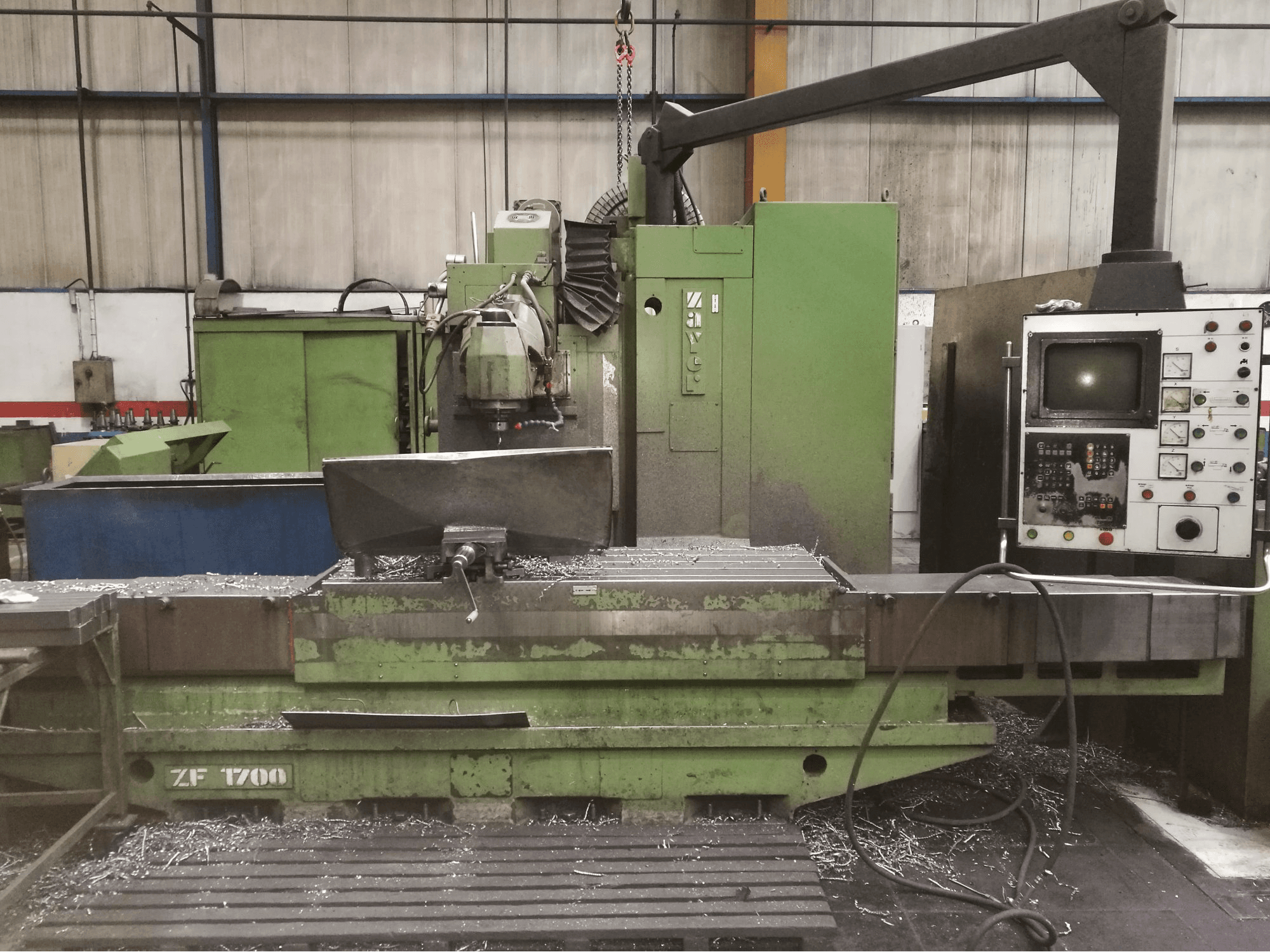 Mašīnas Zayer ZF 1700 skats no kreisās puses