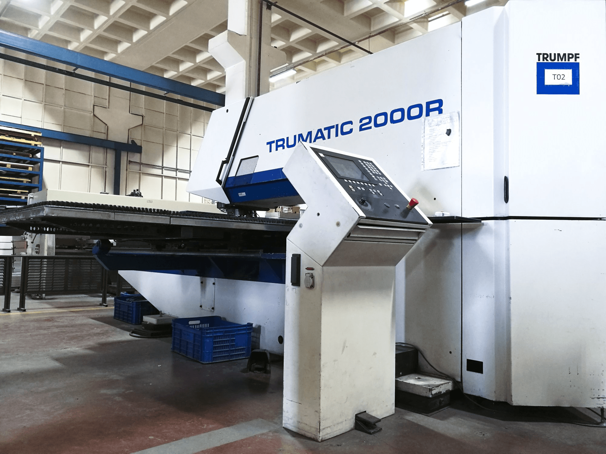 Mašīnas Trumpf Trumatic 2000 R skats no labās puses