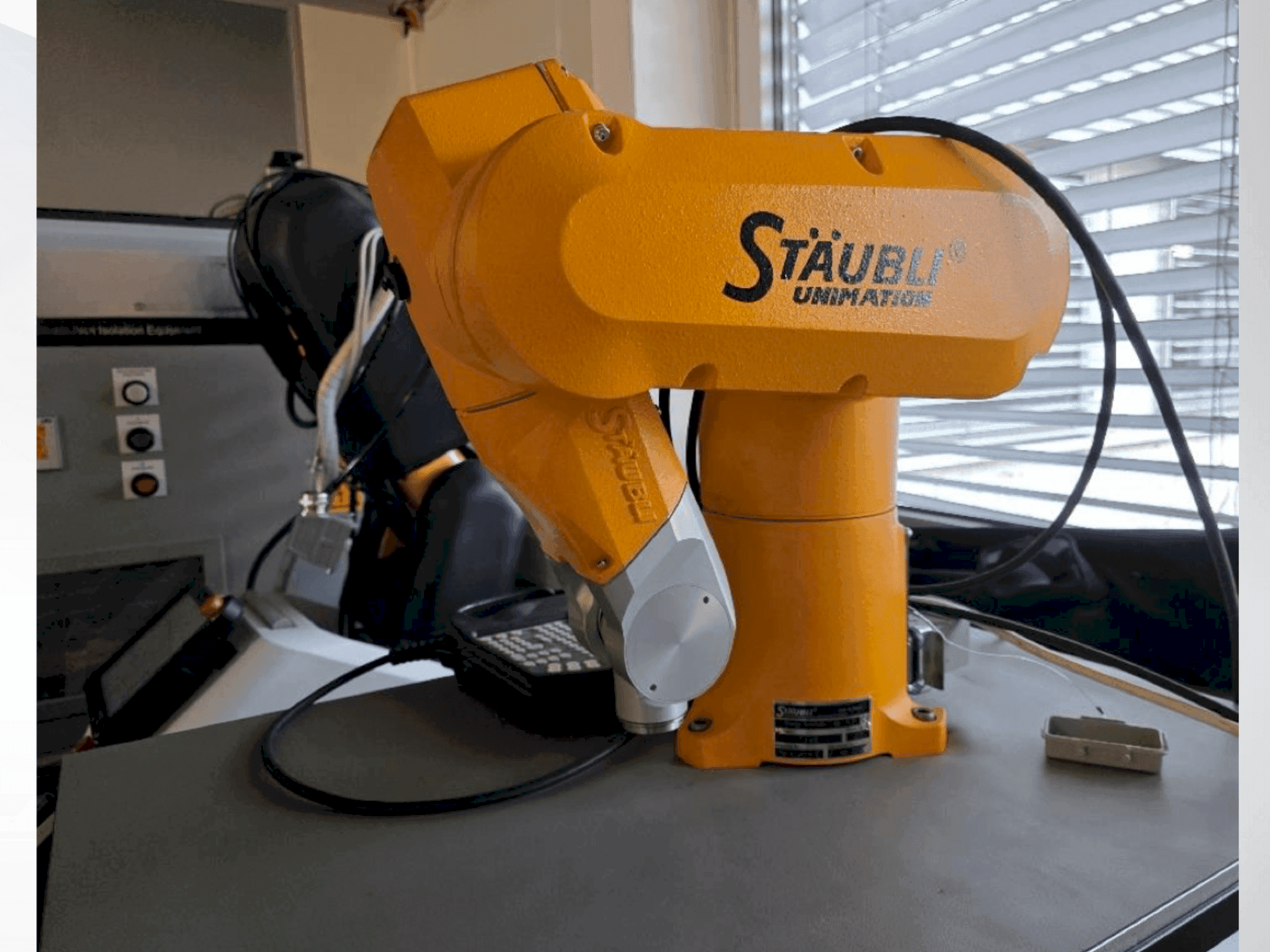 Mašīnas STAUBLI TX40 pretskats