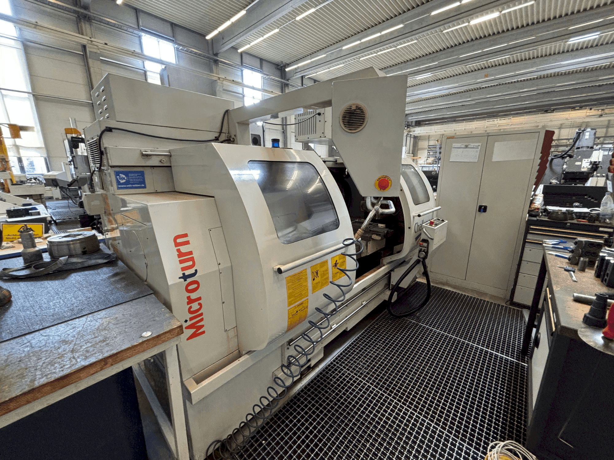 Mašīnas Challenger Microturn BCN 1840 pretskats