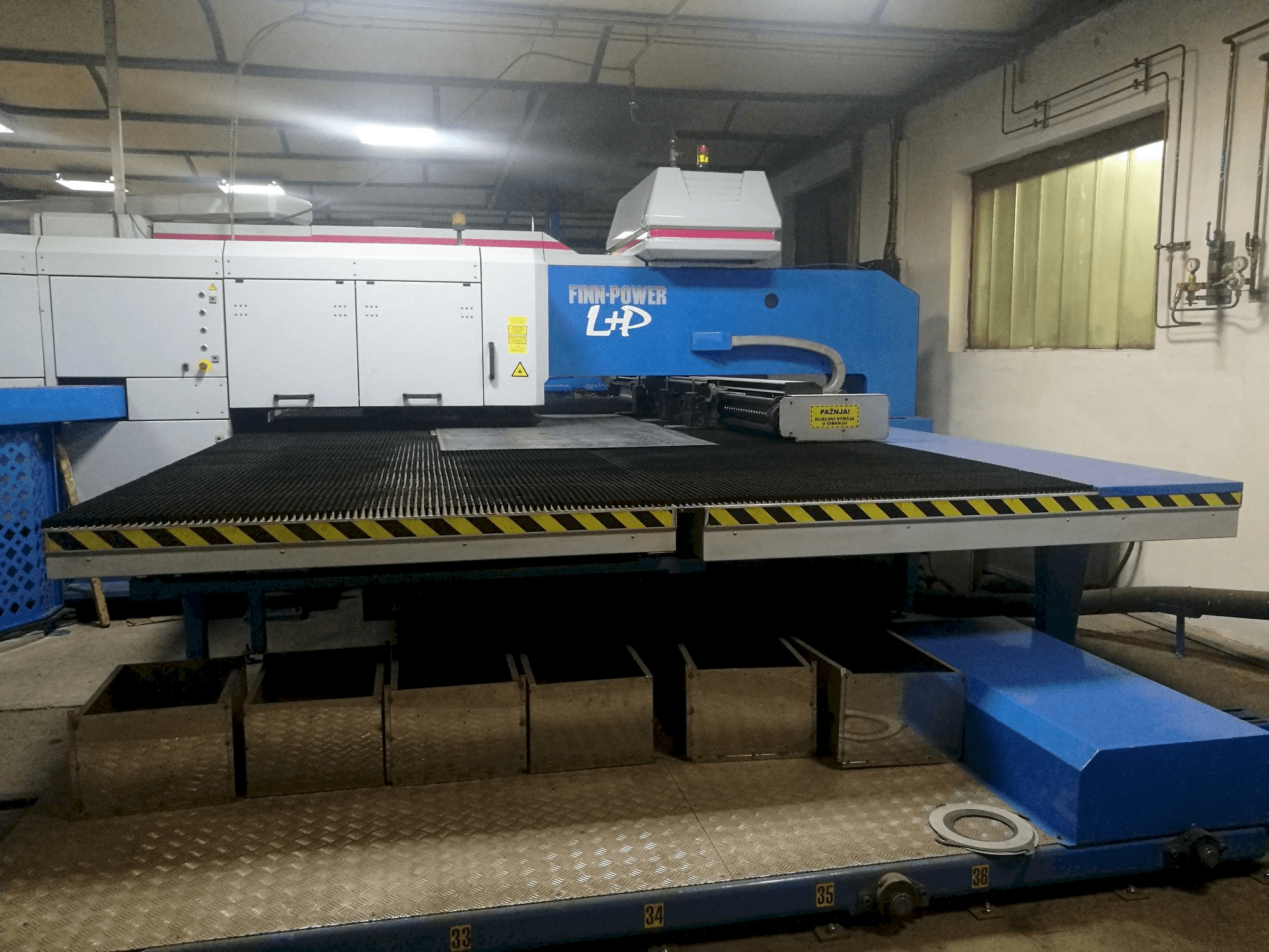 Mašīnas Finn-Power LP6 SBTV pretskats