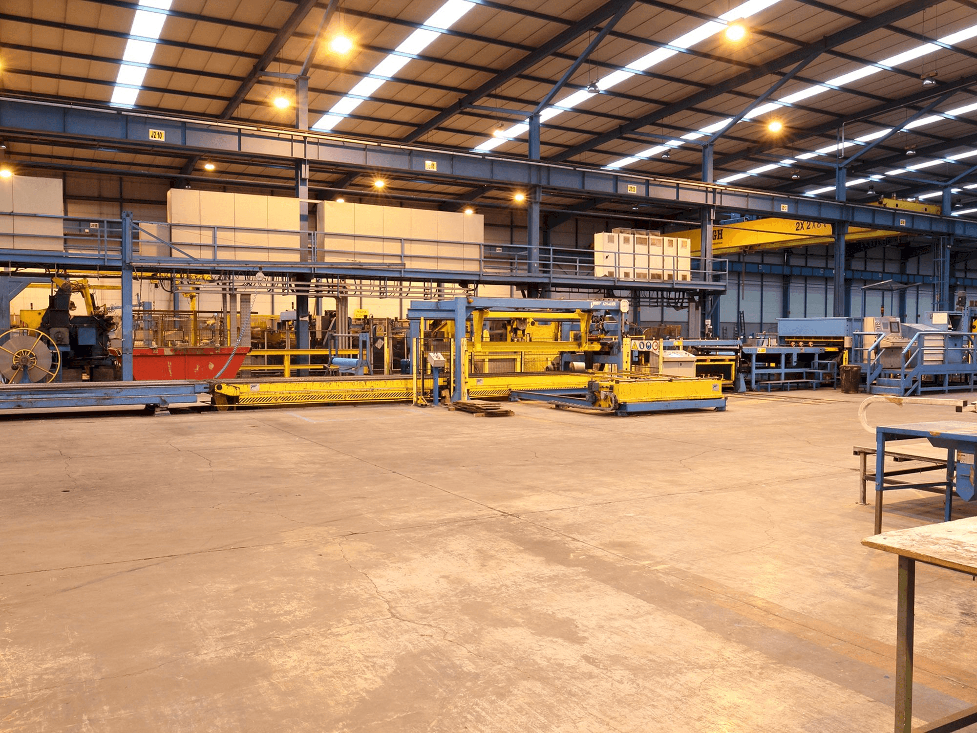 Mašīnas ATHADER J23 pretskats